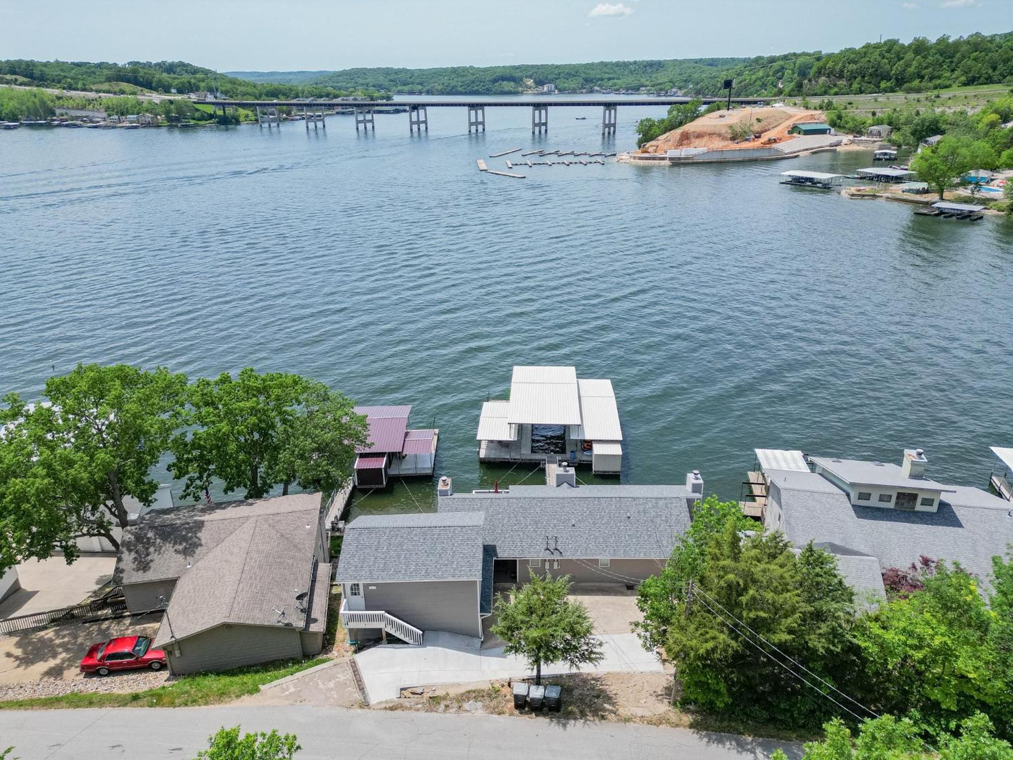 Private Lakefront Pool, Amazing Dock Sleeps 26