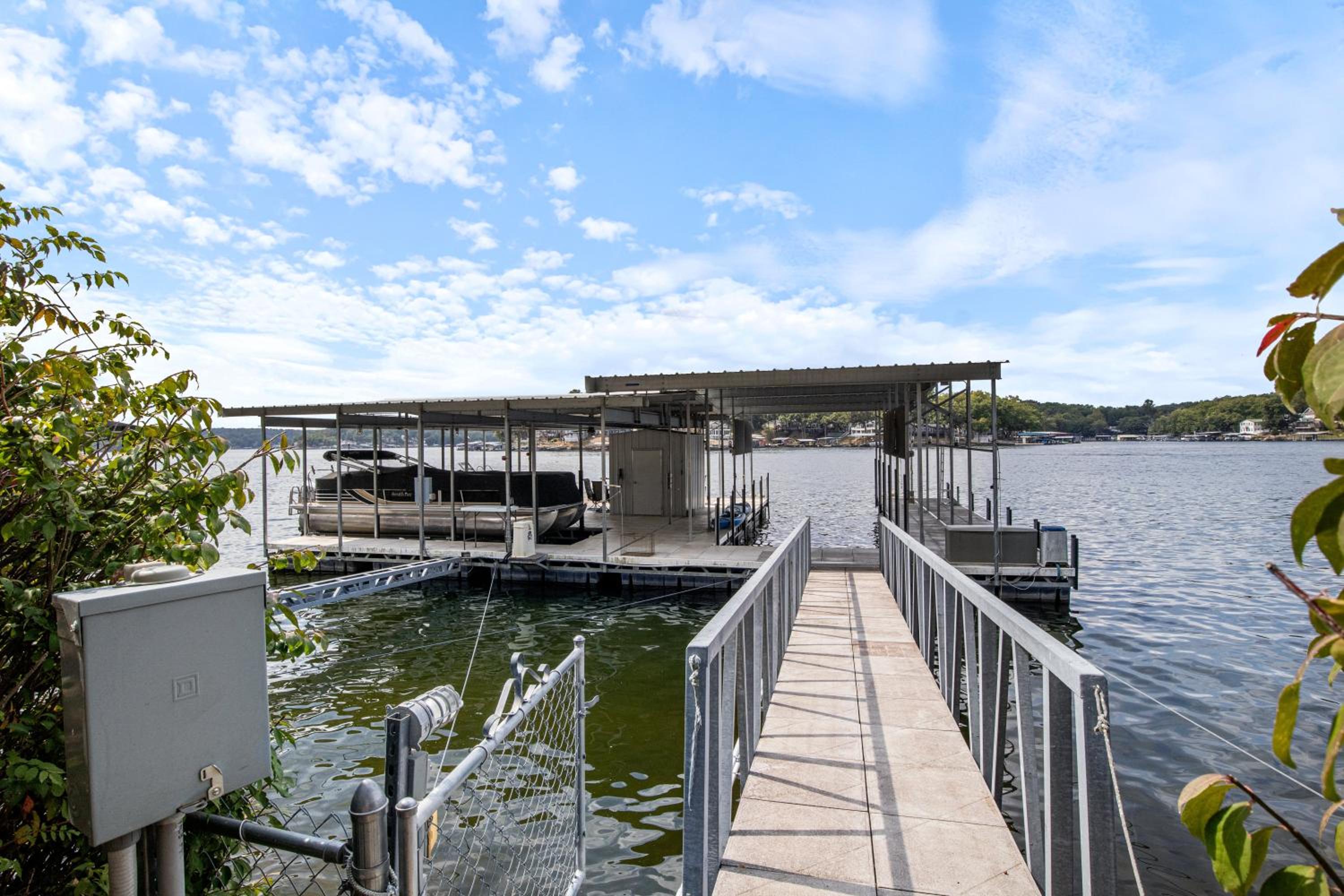 Incredible Views, Spacious Deck, Private Dock, Gas Grill, Games & Cards