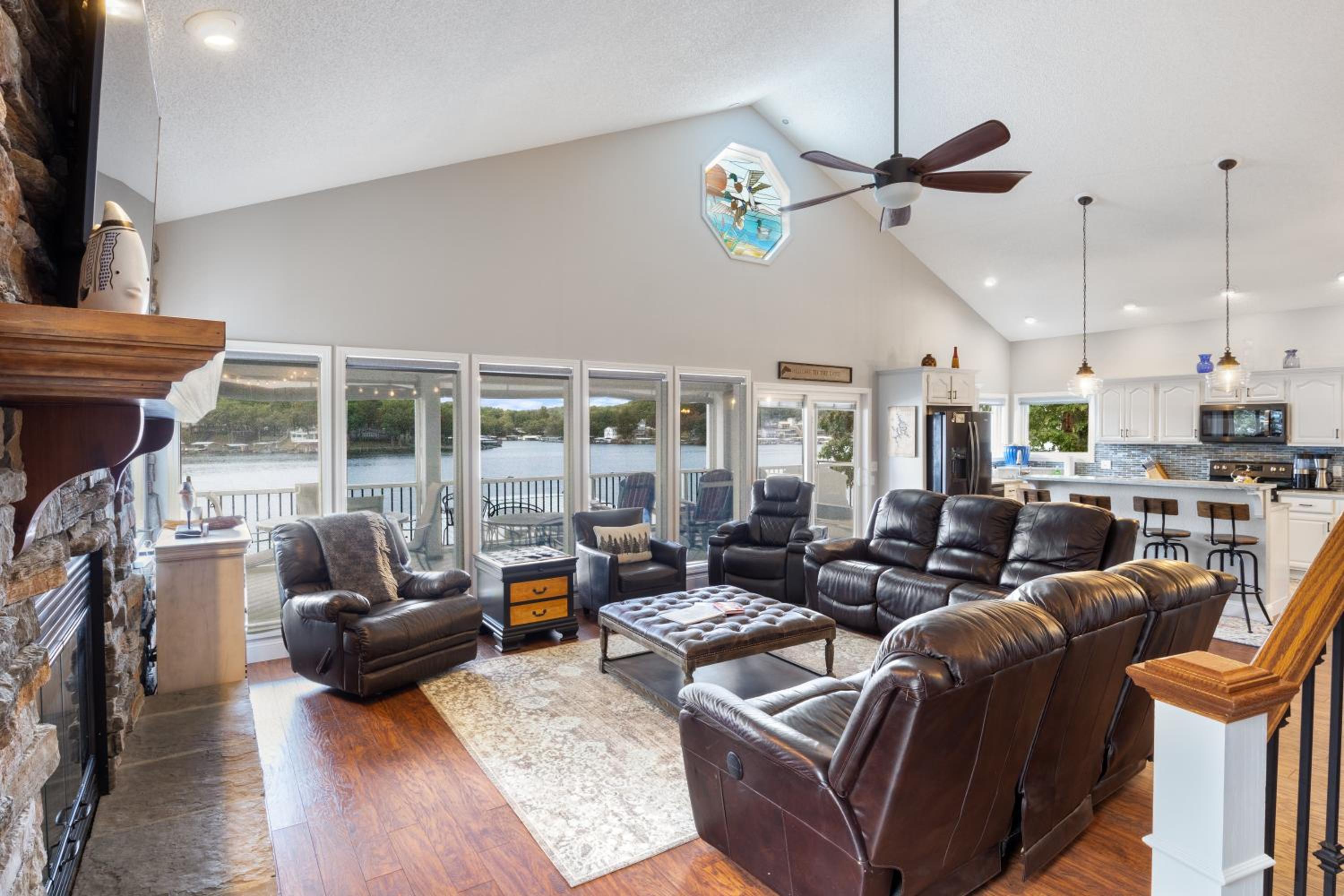 Incredible Views, Spacious Deck, Private Dock, Gas Grill, Games & Cards