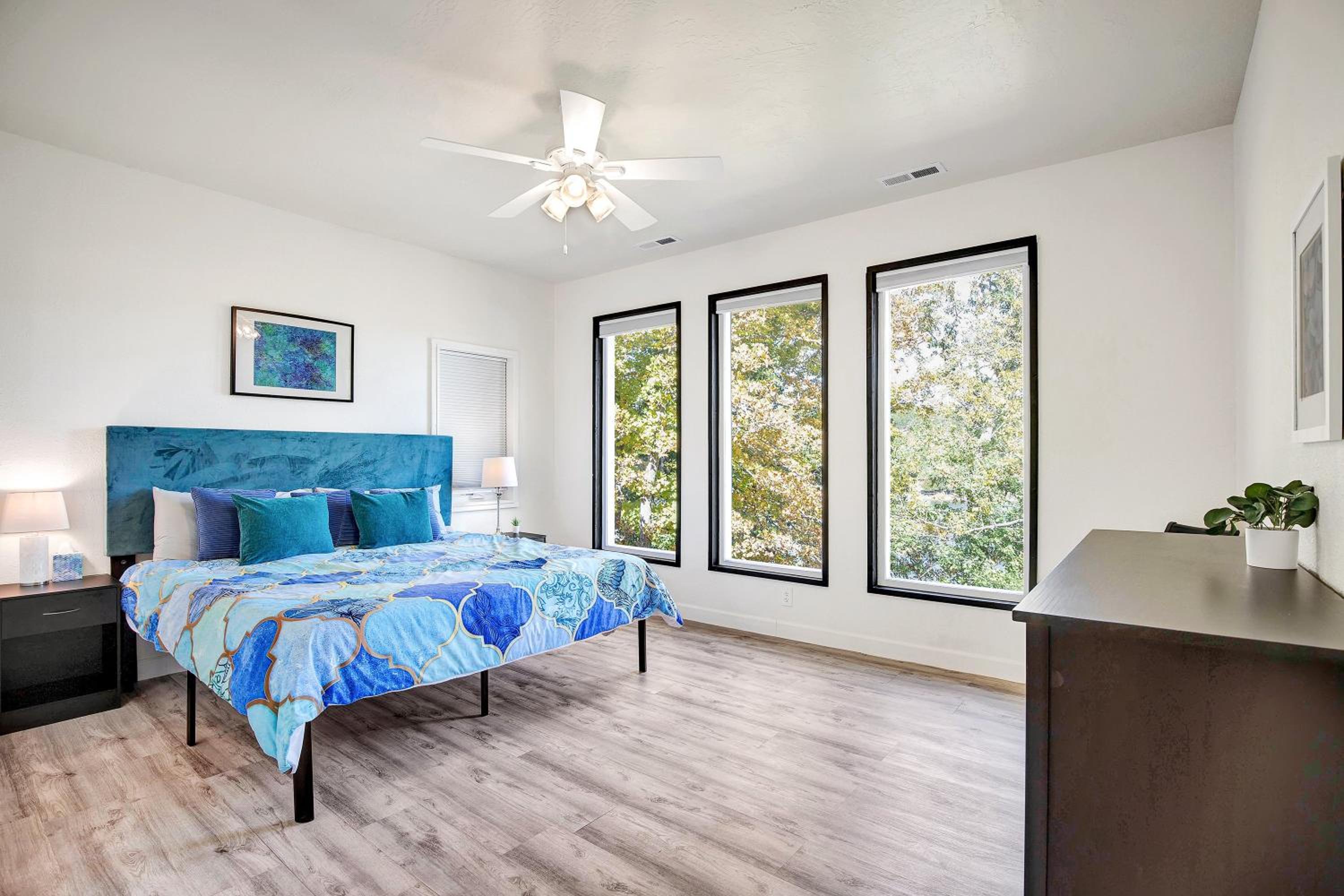 New Custom Home with Breathtaking Views!