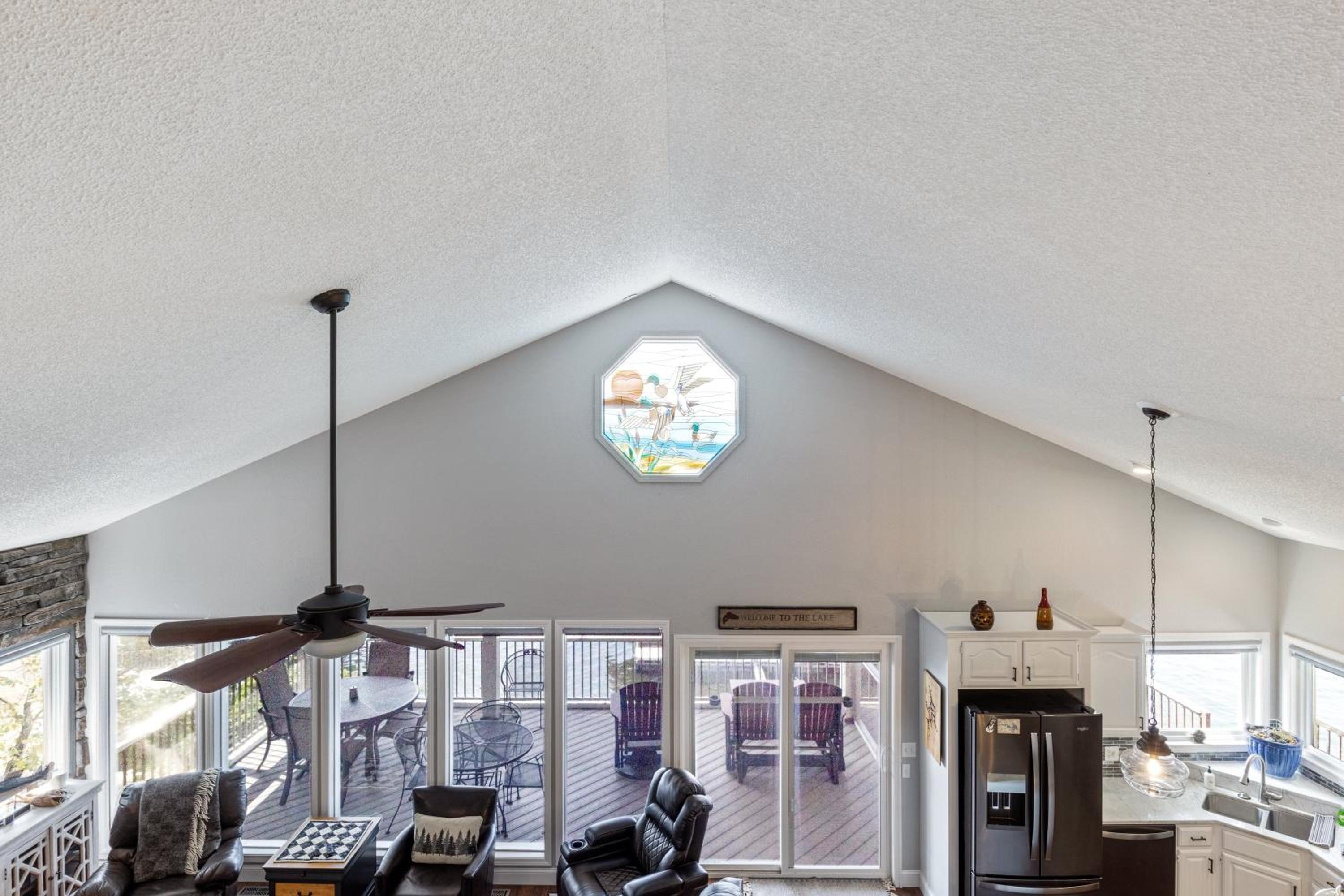 Incredible Views, Spacious Deck, Private Dock, Gas Grill, Games & Cards