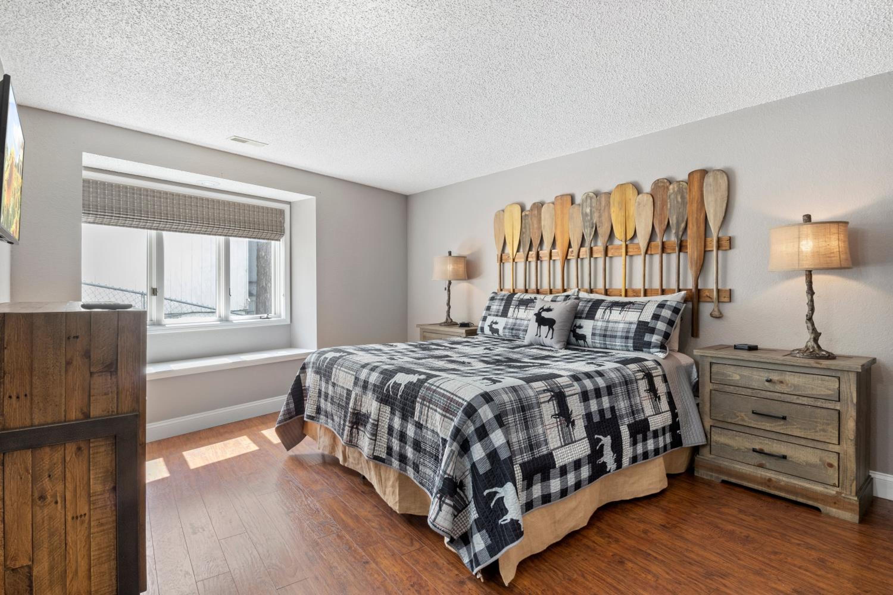 Incredible Views, Spacious Deck, Private Dock, Gas Grill, Games & Cards