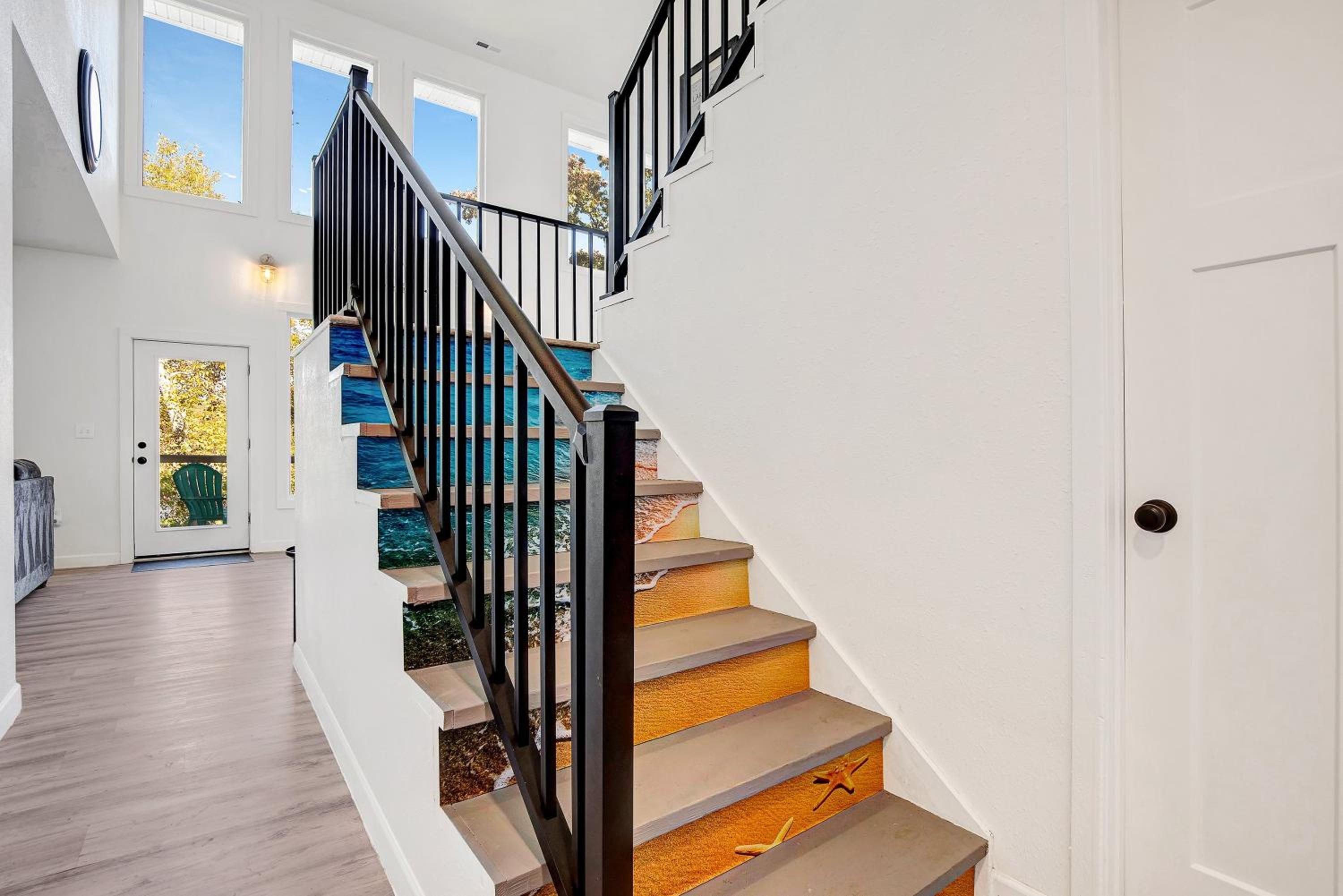 New Custom Home with Breathtaking Views!