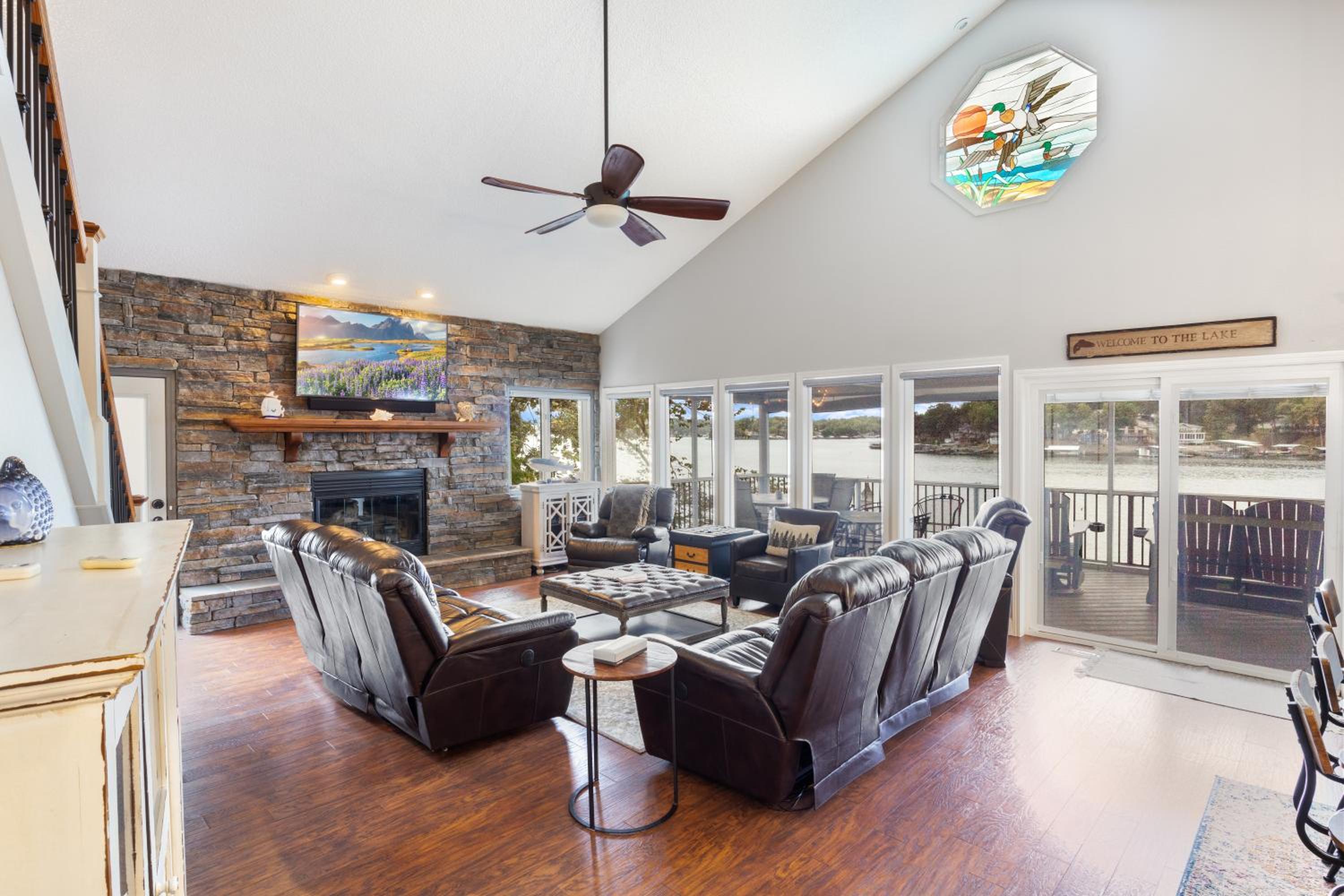 Incredible Views, Spacious Deck, Private Dock, Gas Grill, Games & Cards