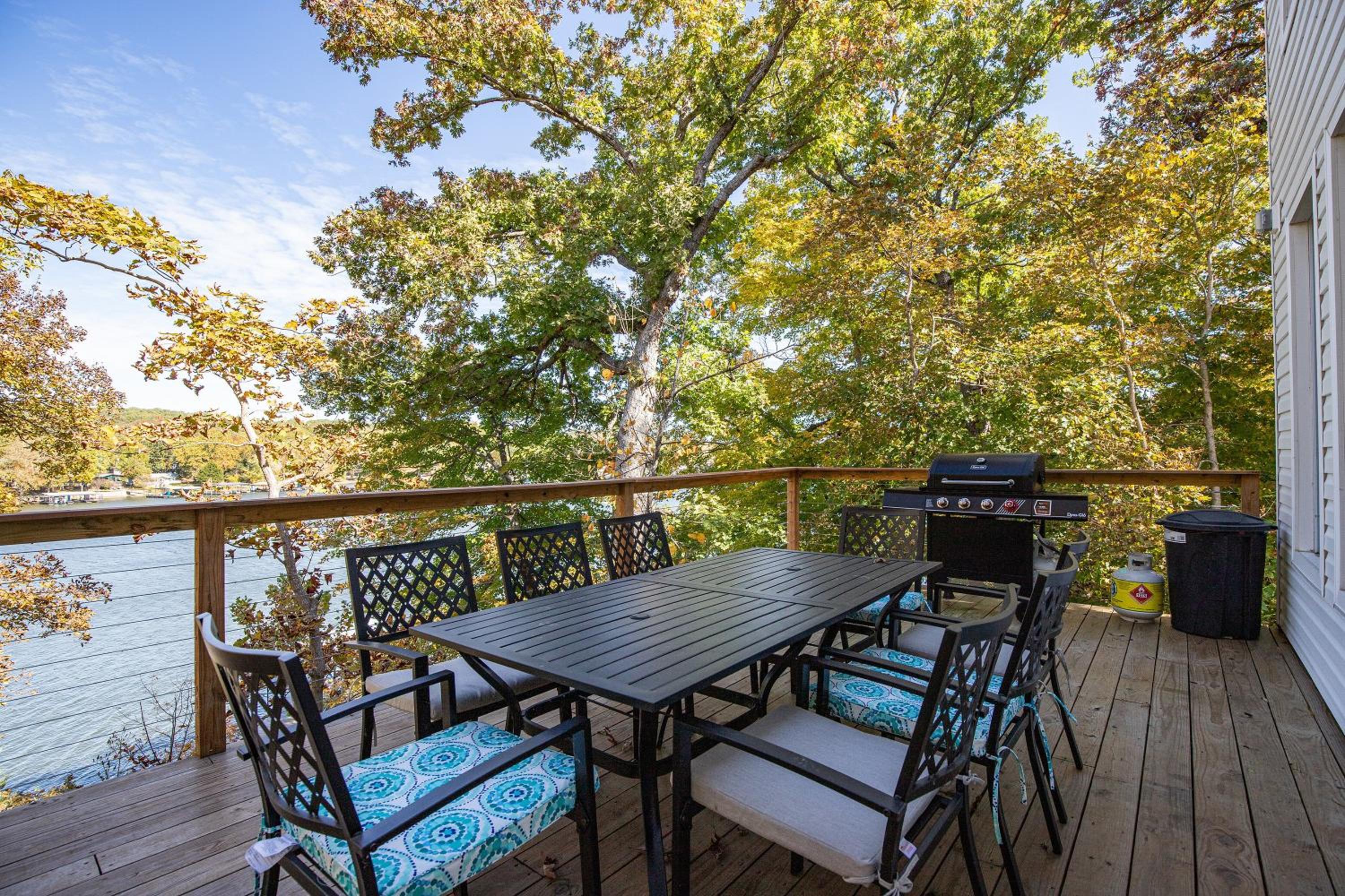 New Custom Home with Breathtaking Views!