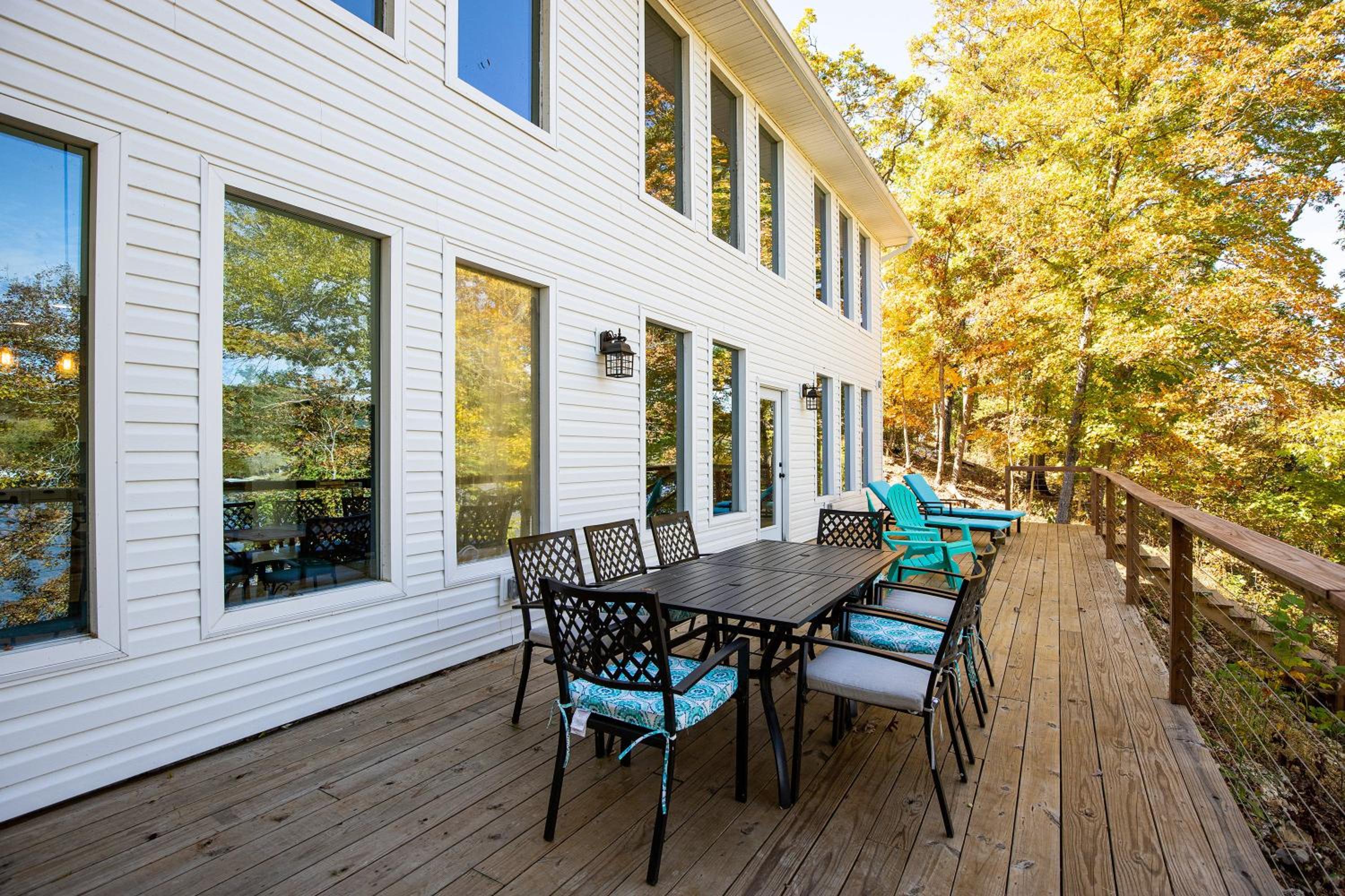 New Custom Home with Breathtaking Views!