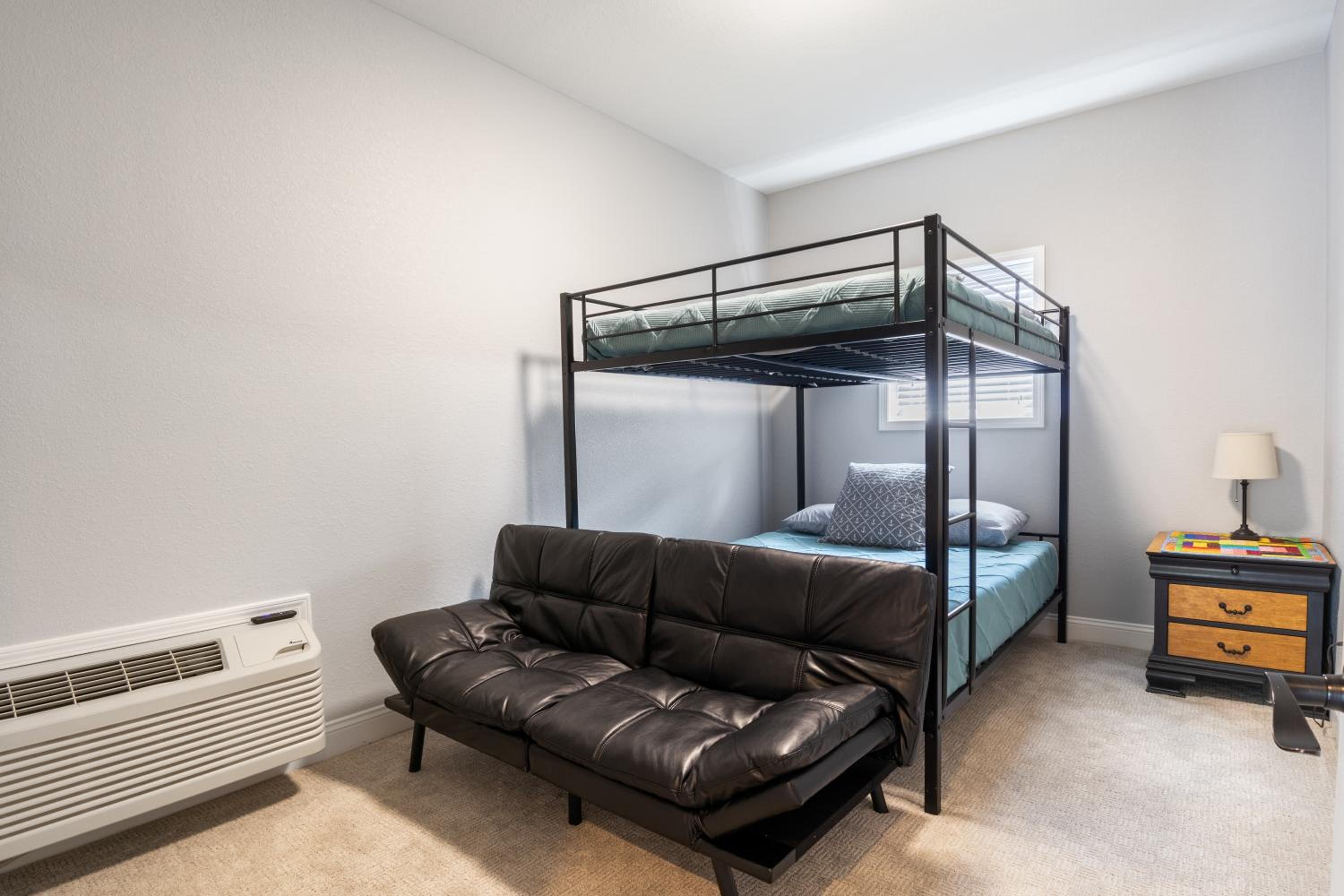 Incredible Views, Spacious Deck, Private Dock, Gas Grill, Games & Cards
