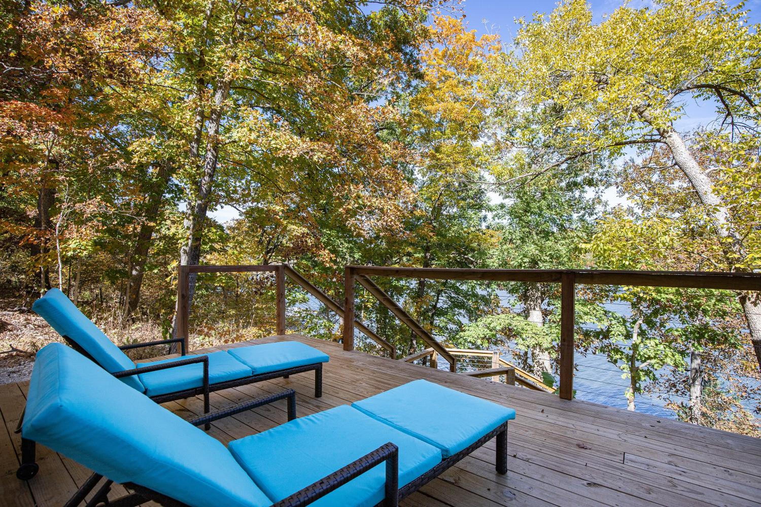 New Custom Home with Breathtaking Views!