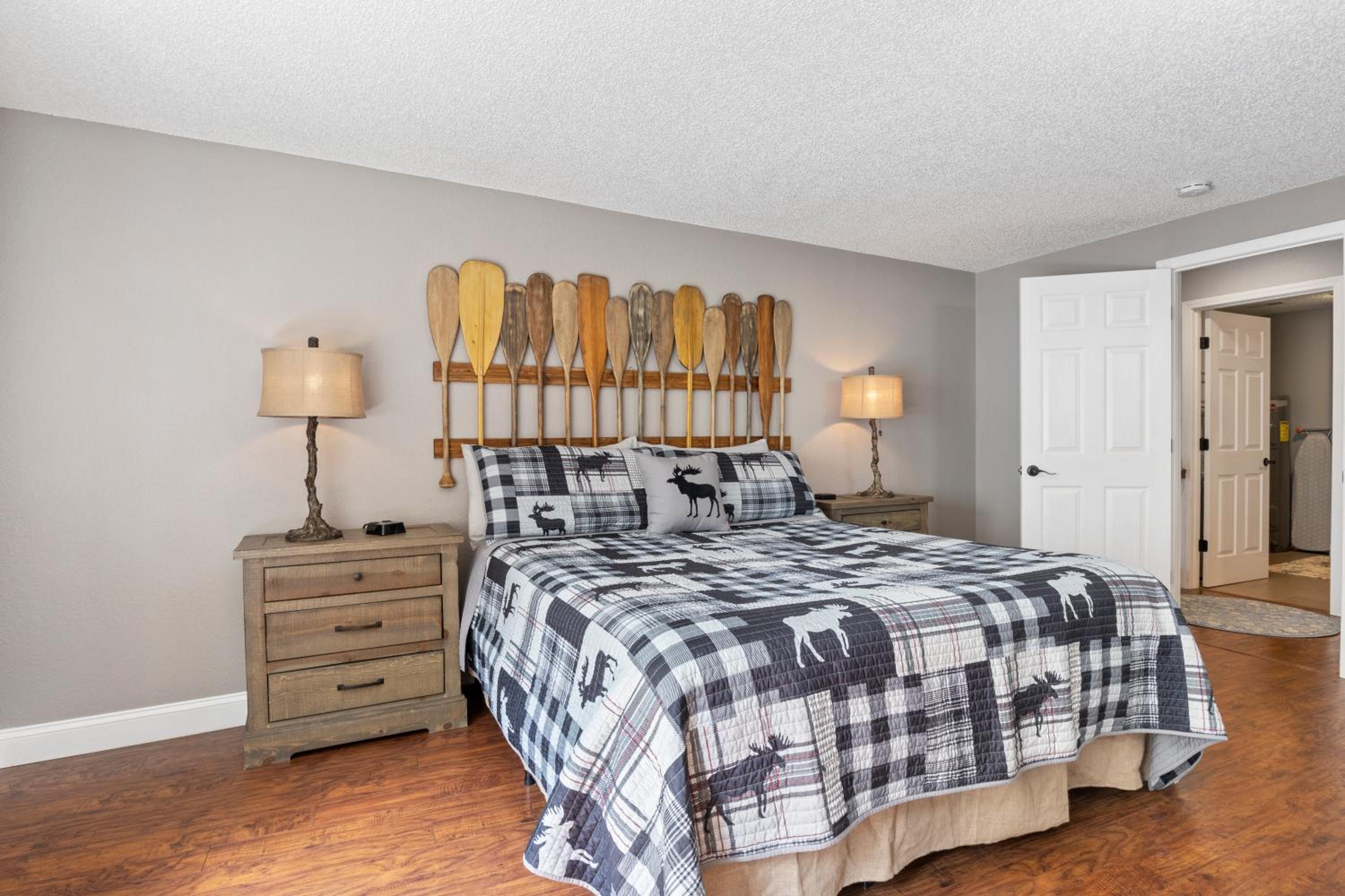Incredible Views, Spacious Deck, Private Dock, Gas Grill, Games & Cards