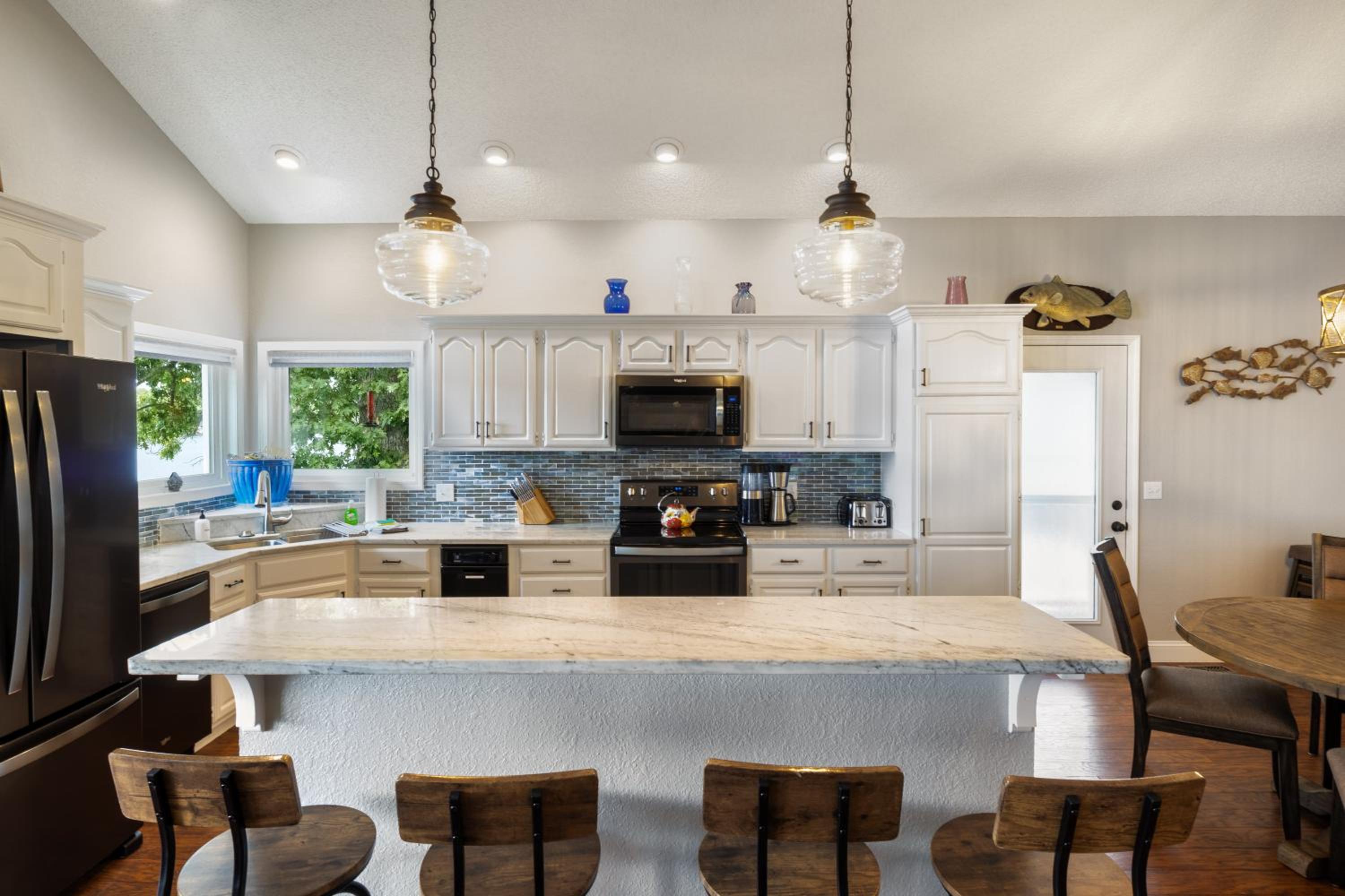 Incredible Views, Spacious Deck, Private Dock, Gas Grill, Games & Cards
