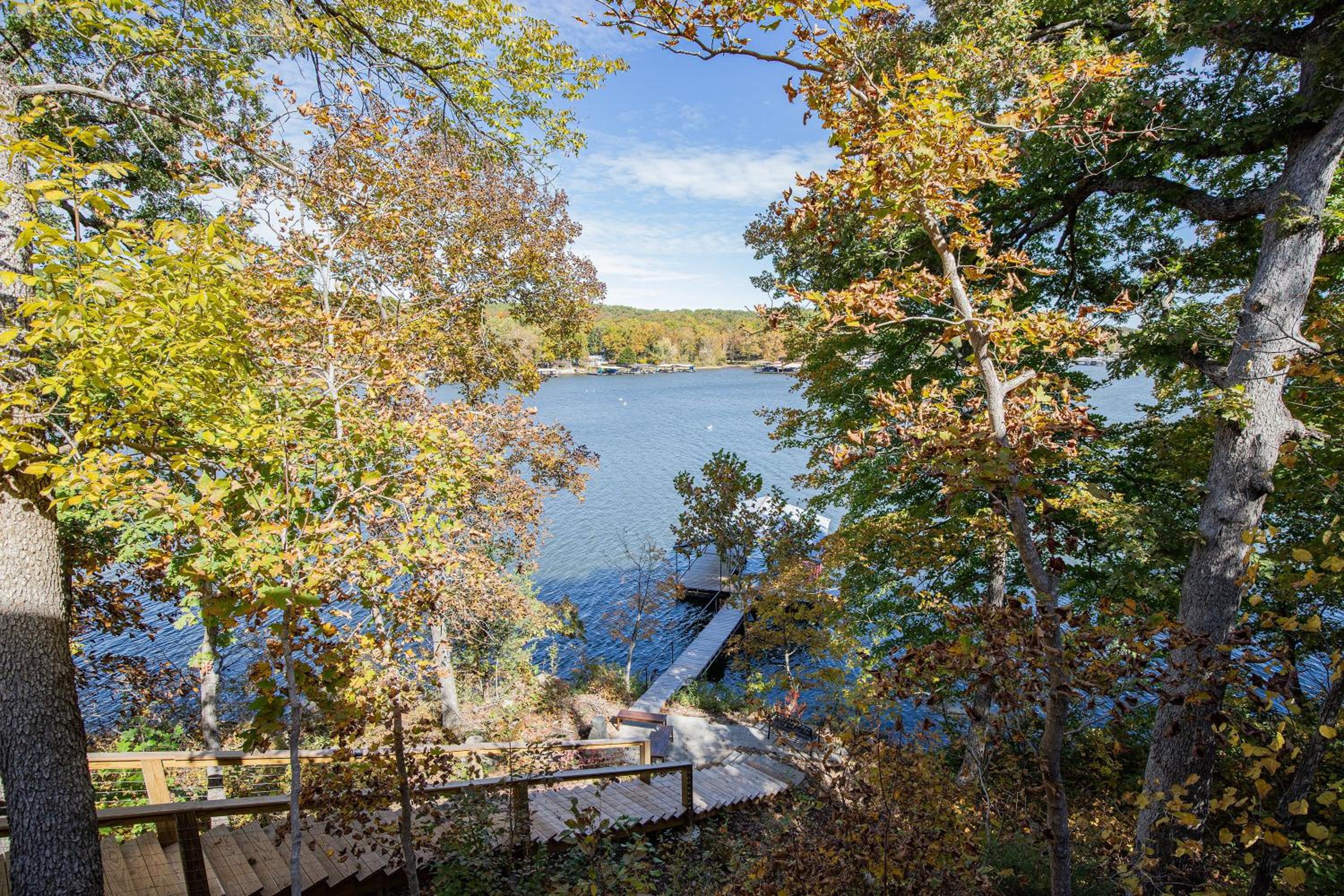 New Custom Home with Breathtaking Views!