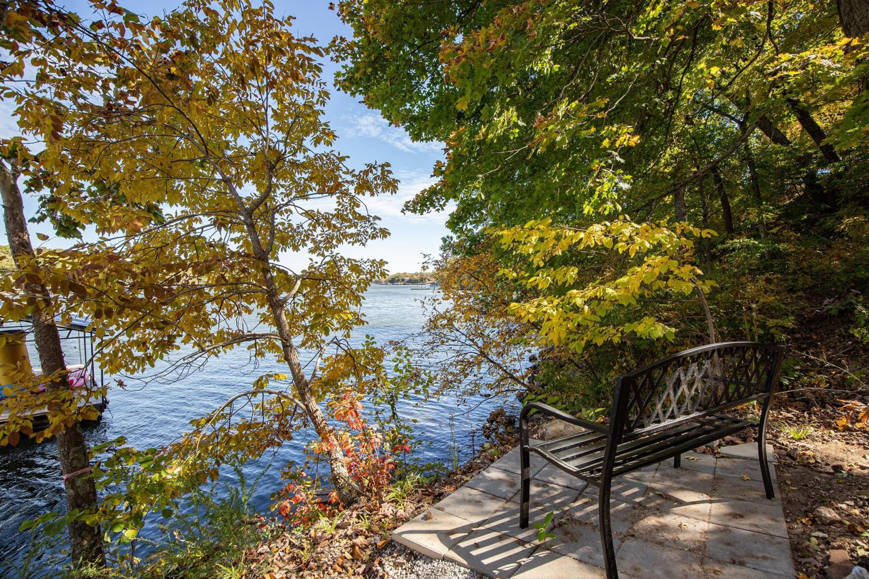 New Custom Home with Breathtaking Views!