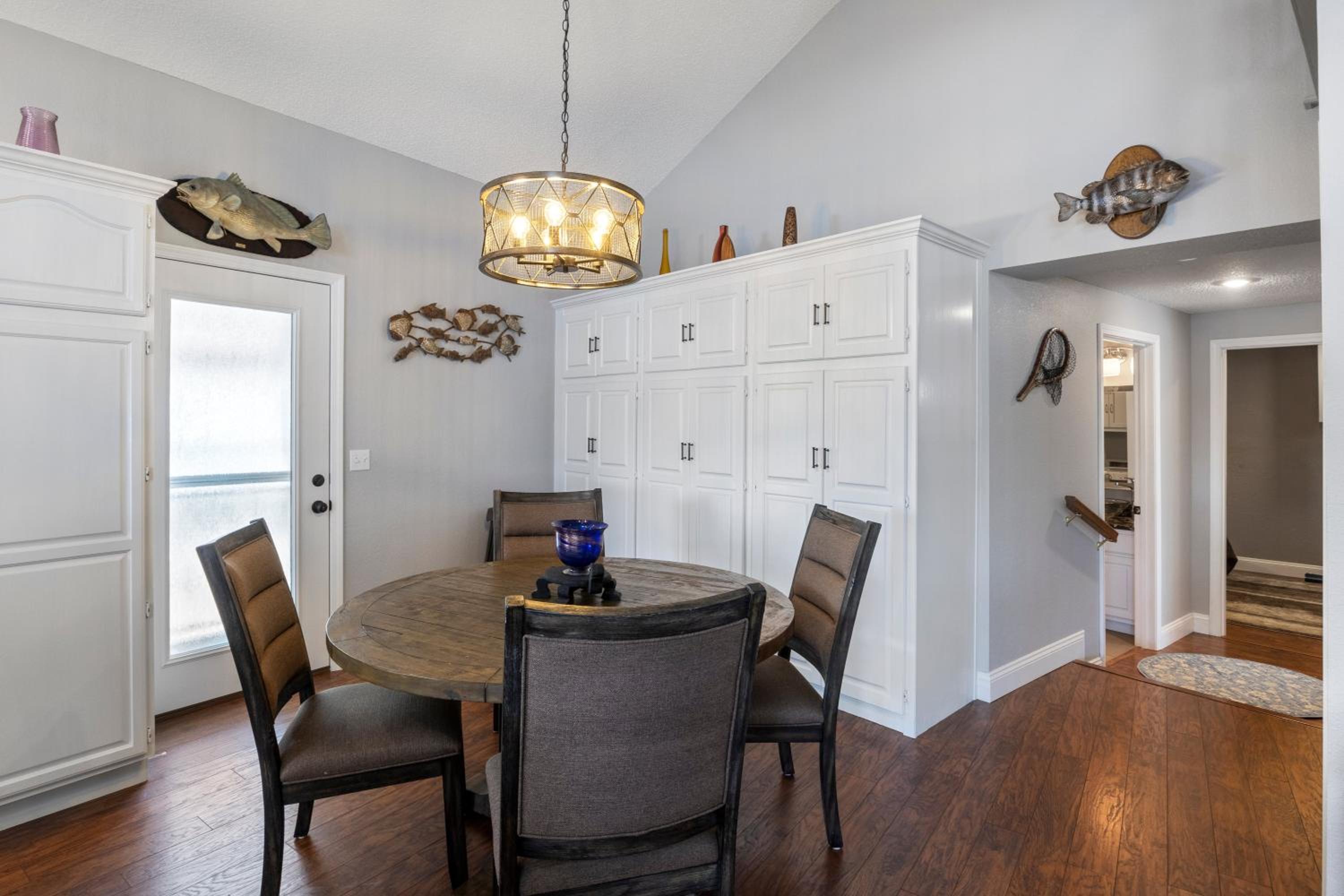 Incredible Views, Spacious Deck, Private Dock, Gas Grill, Games & Cards