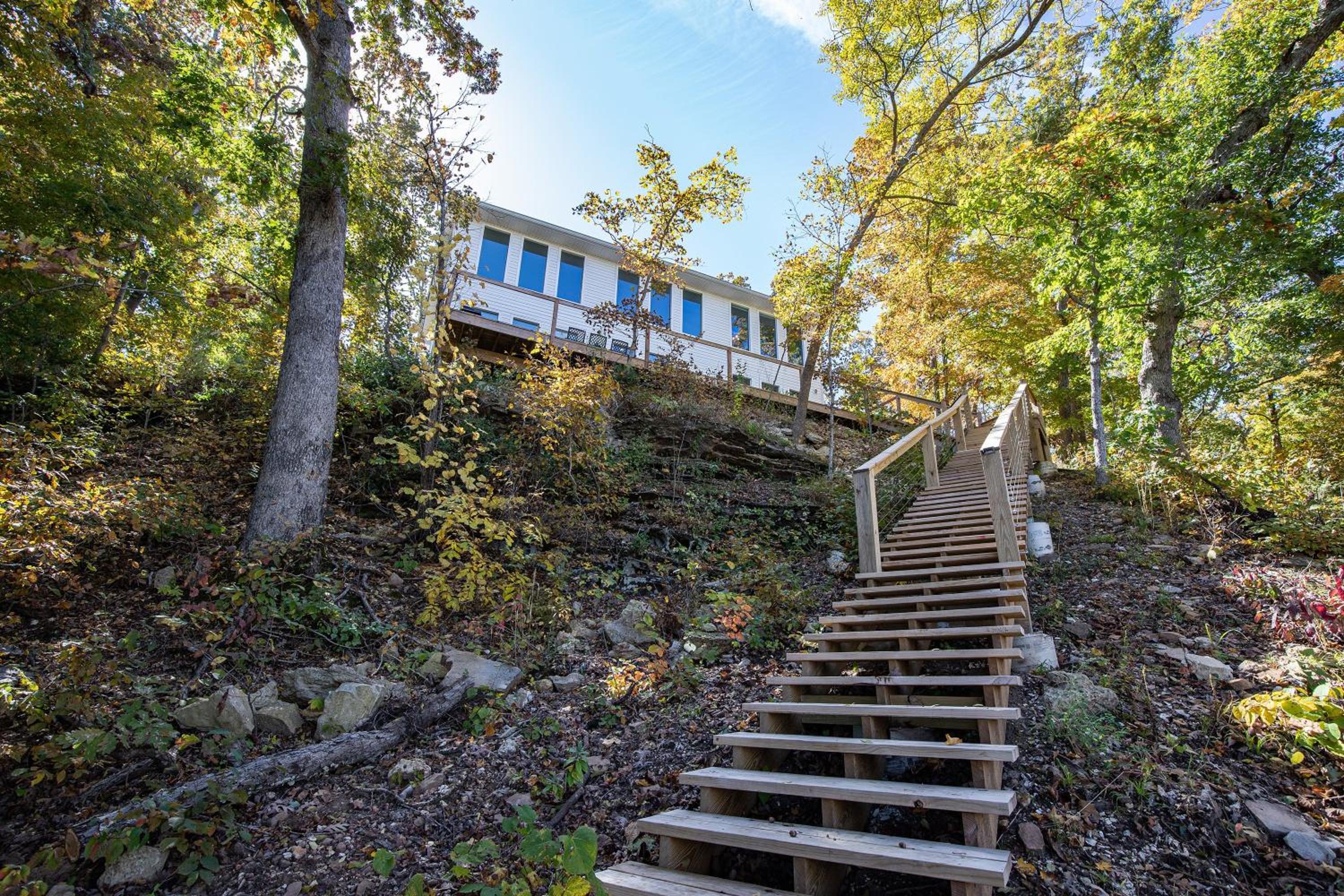 New Custom Home with Breathtaking Views!