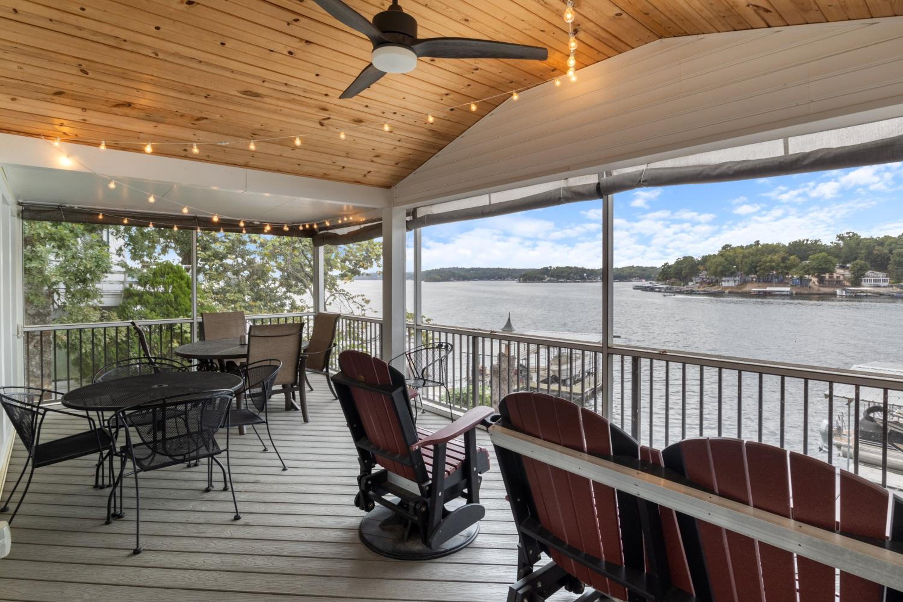 Incredible Views, Spacious Deck, Private Dock, Gas Grill, Games & Cards
