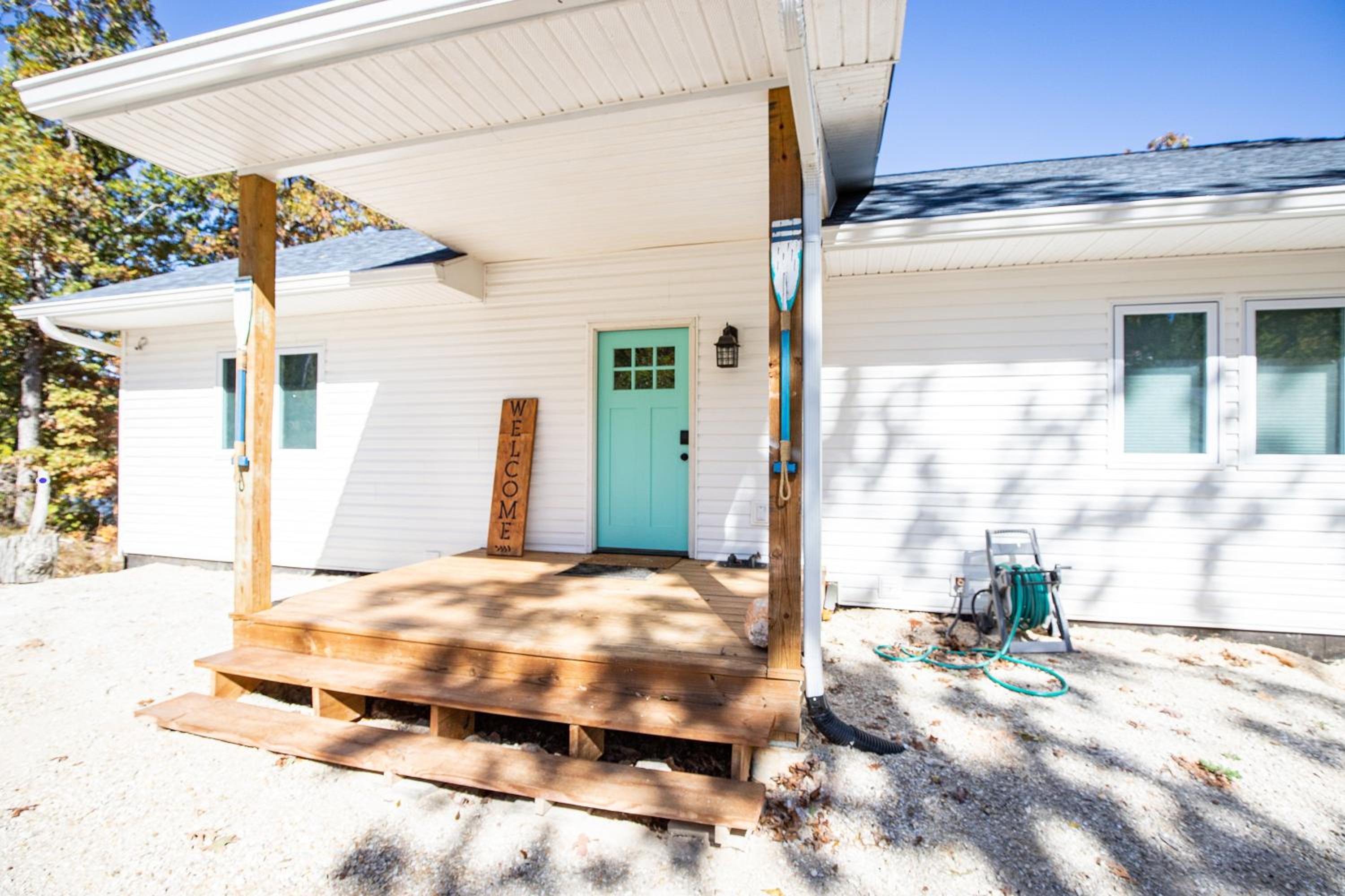 New Custom Home with Breathtaking Views!