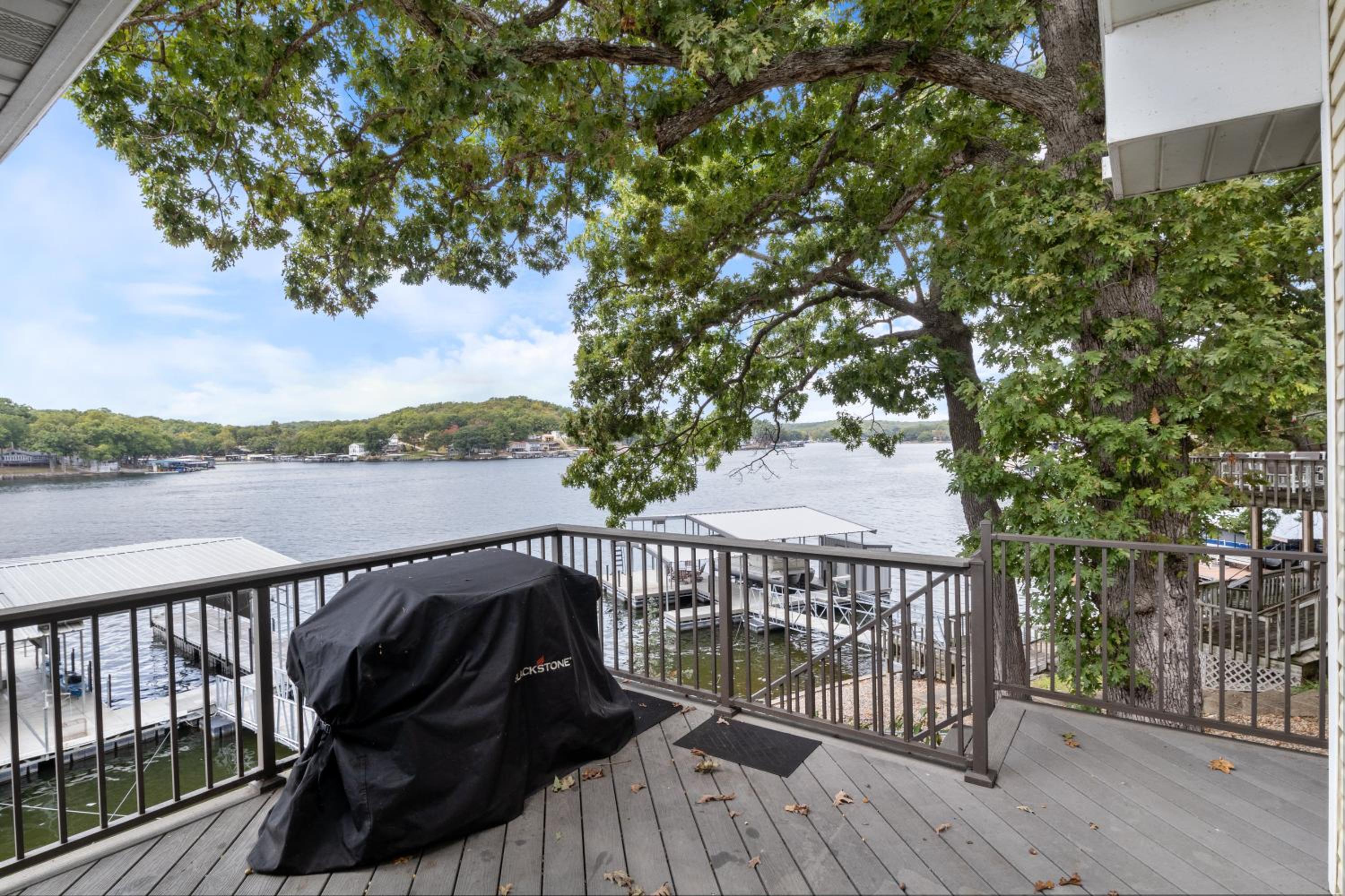 Incredible Views, Spacious Deck, Private Dock, Gas Grill, Games & Cards