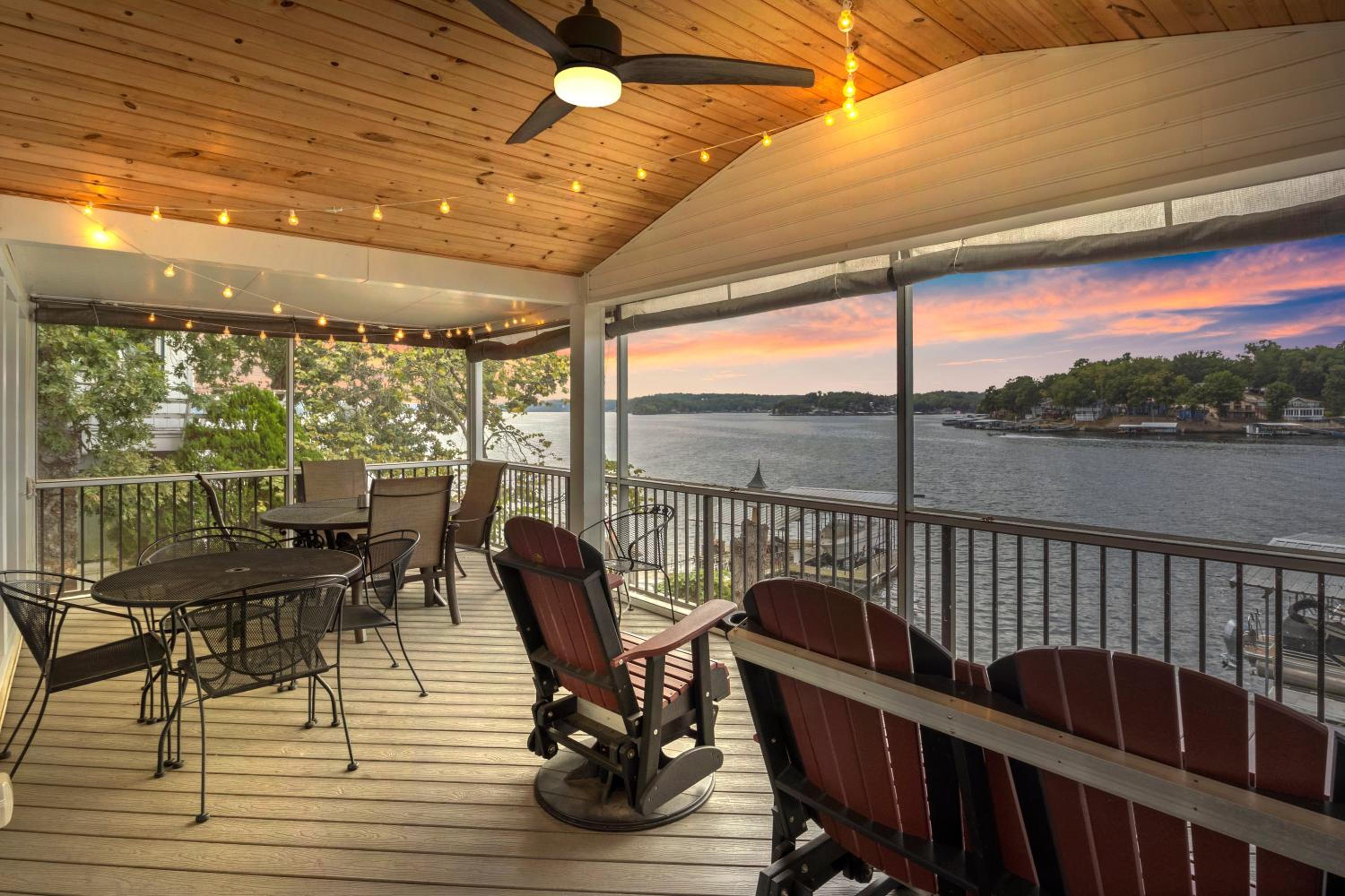 Incredible Views, Spacious Deck, Private Dock, Gas Grill, Games & Cards