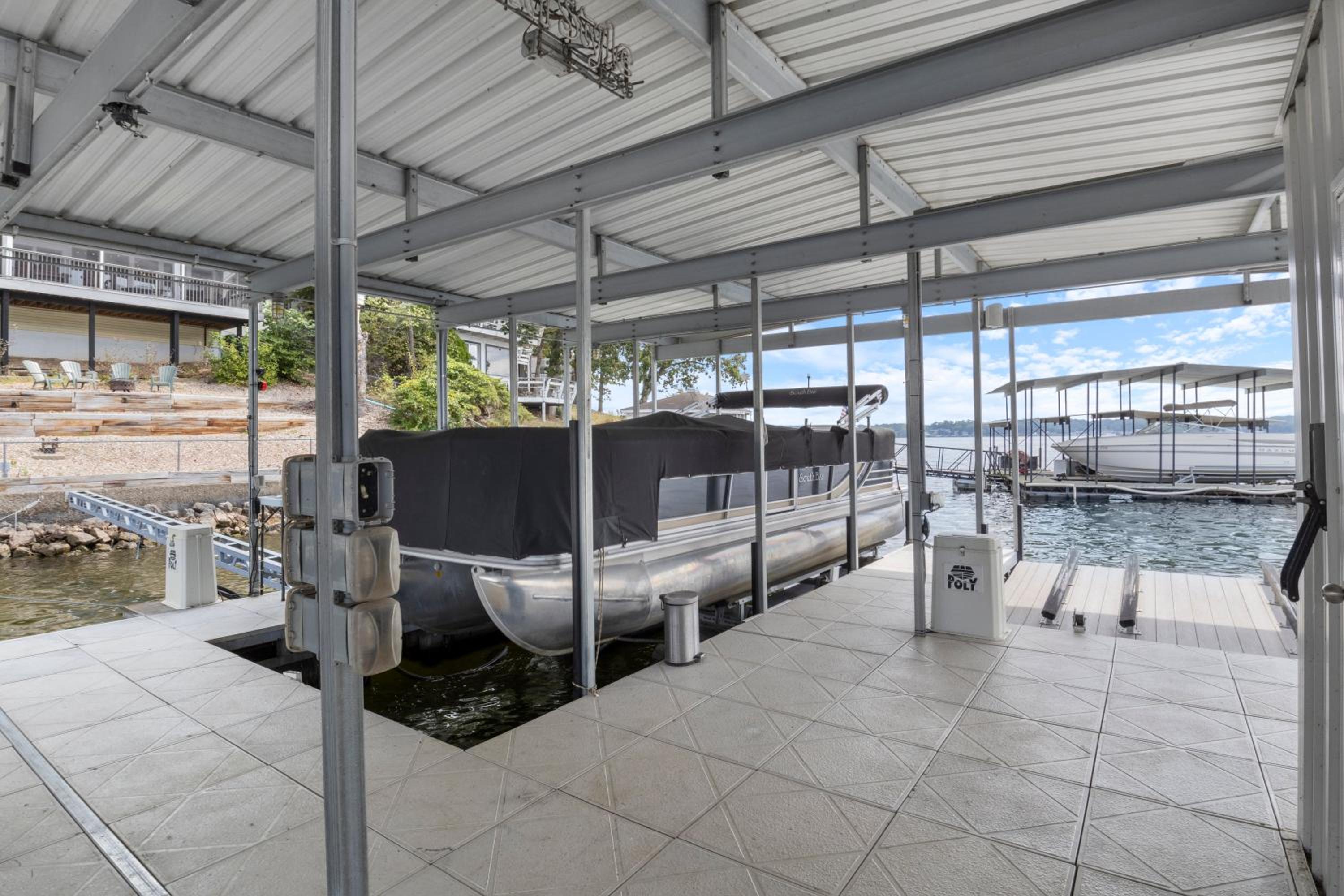 Incredible Views, Spacious Deck, Private Dock, Gas Grill, Games & Cards