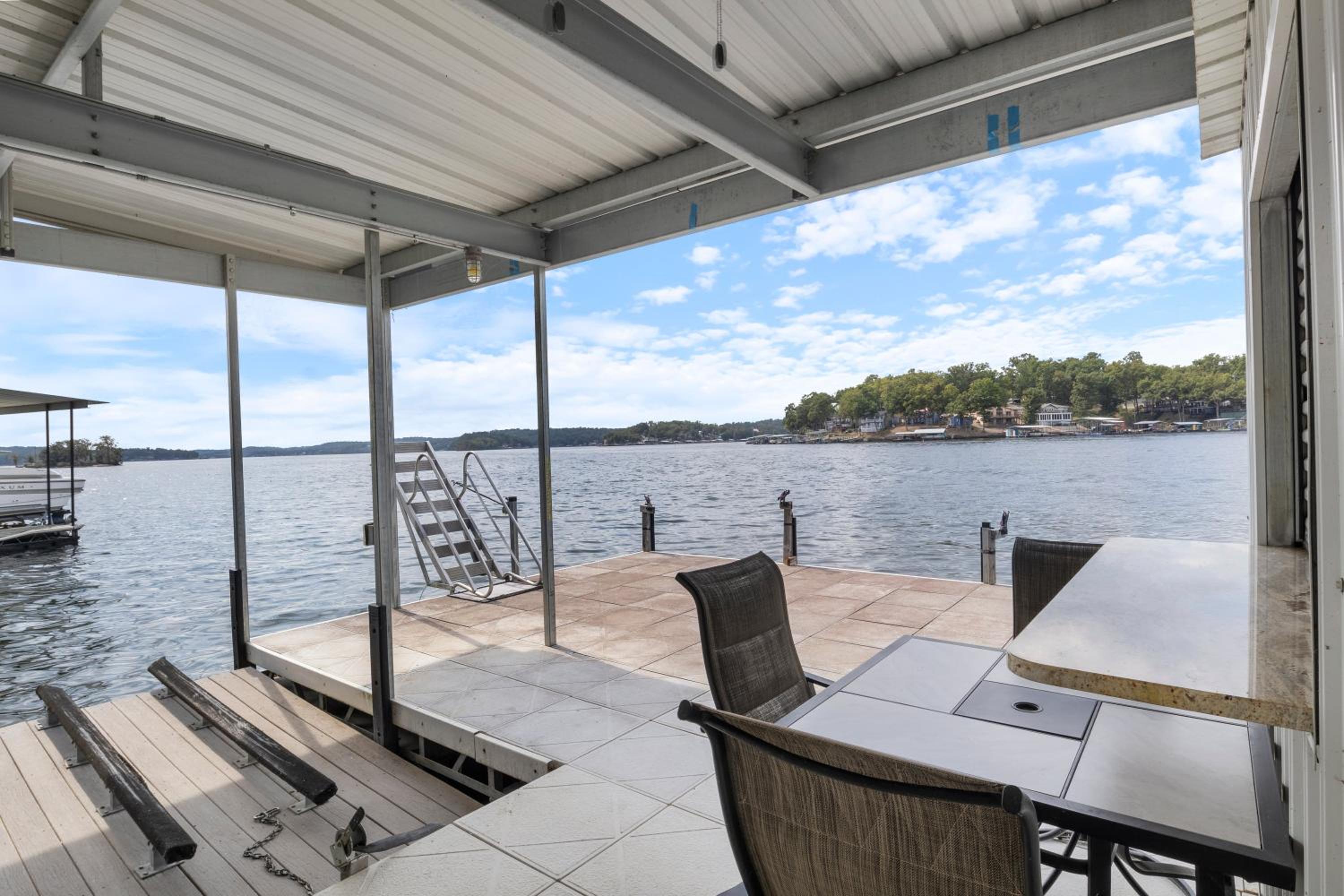 Incredible Views, Spacious Deck, Private Dock, Gas Grill, Games & Cards