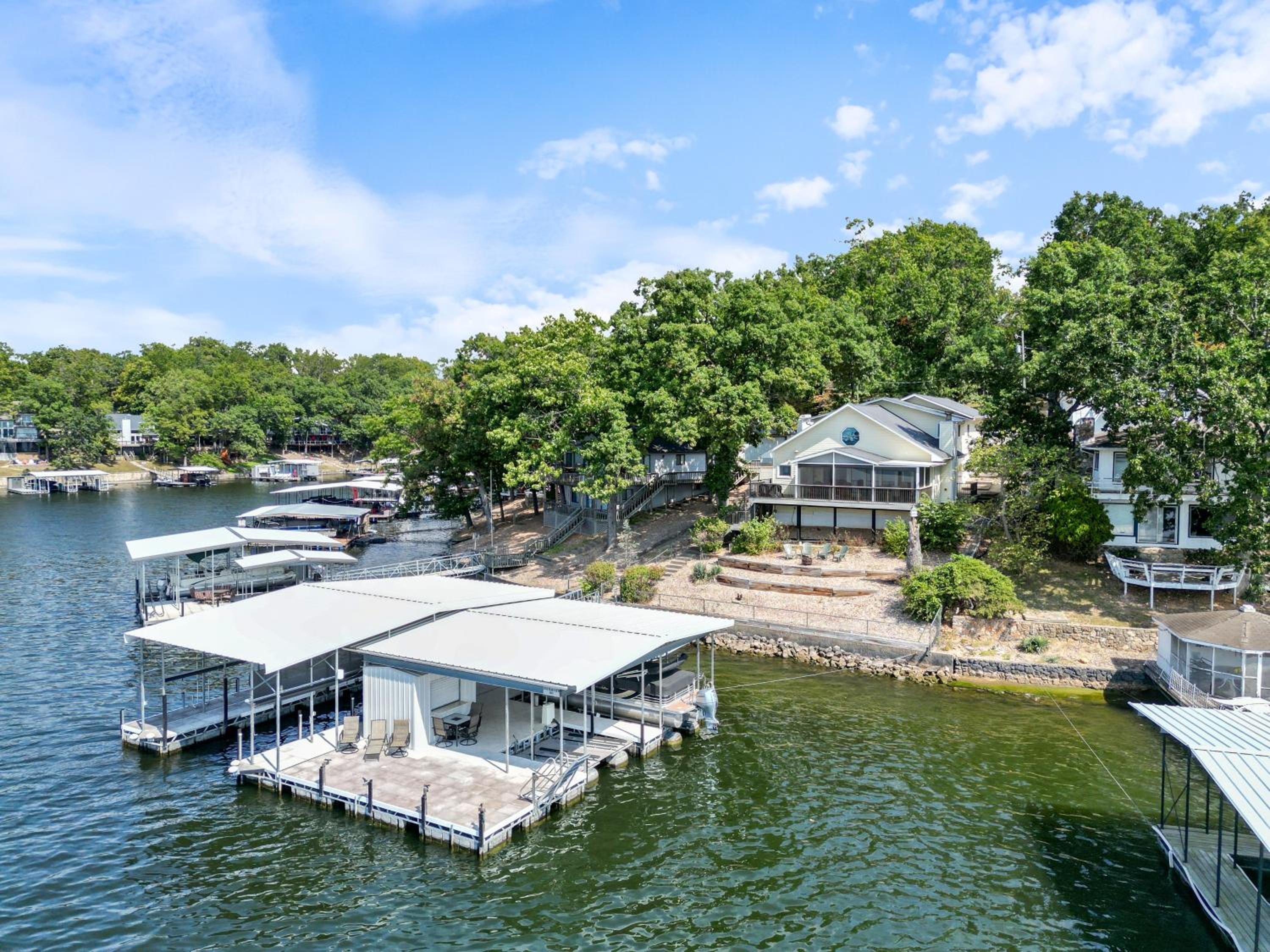 Incredible Views, Spacious Deck, Private Dock, Gas Grill, Games & Cards