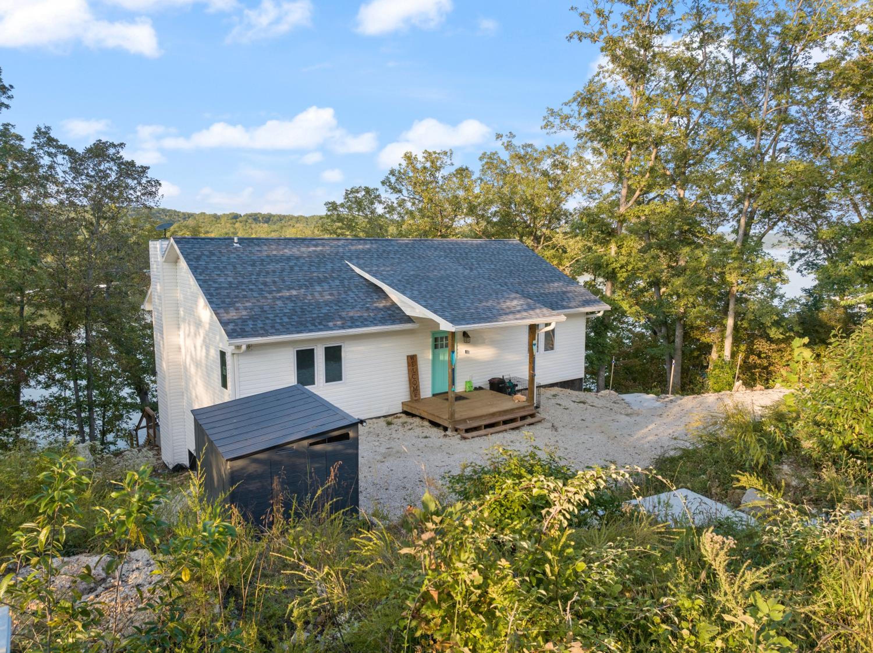 New Custom Home with Breathtaking Views!