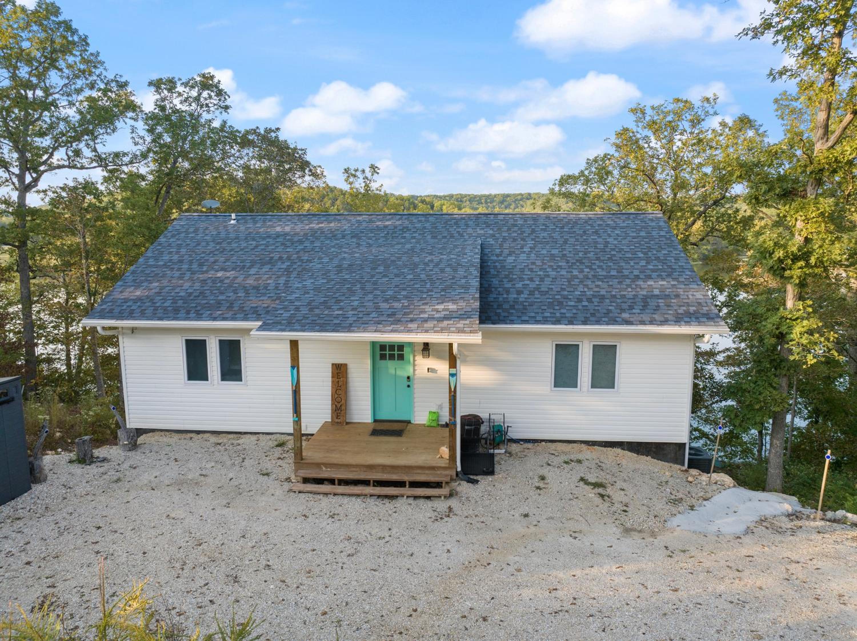 New Custom Home with Breathtaking Views!