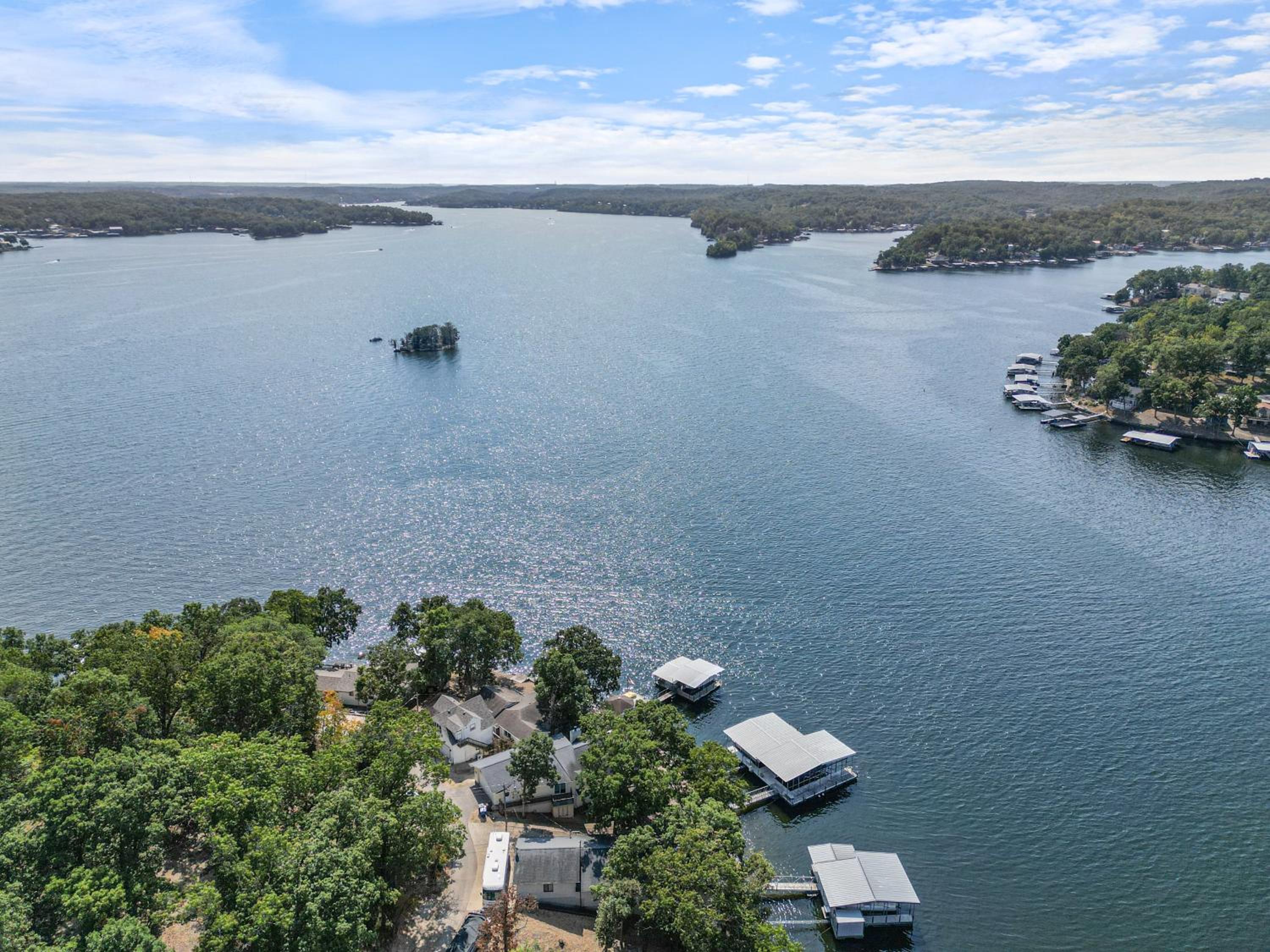 Incredible Views, Spacious Deck, Private Dock, Gas Grill, Games & Cards
