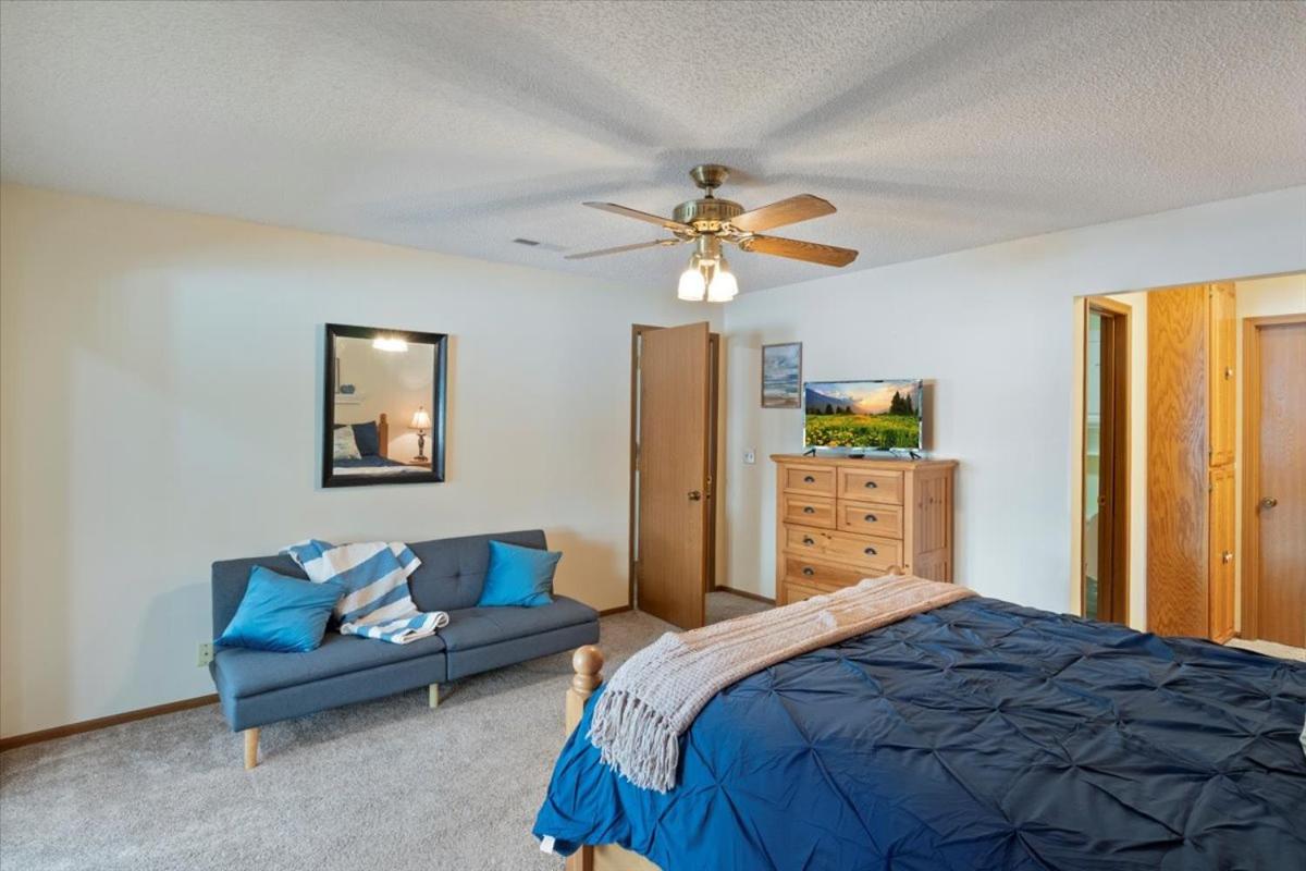 Quiet Cove, Private Dock, Fishing, Swimming, Boat Slip & Kayaks