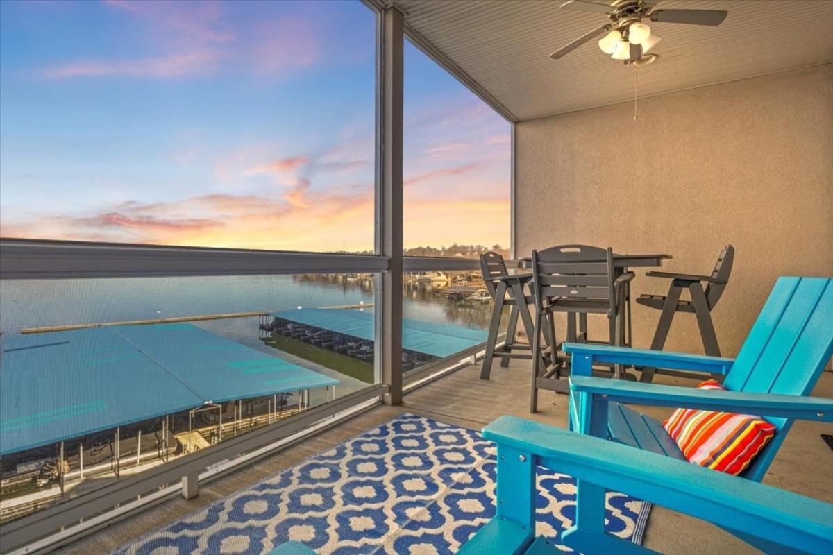 Lands End Condo with Amazing Main Channel Views, 2 Pools, Playground & Boat Slip
