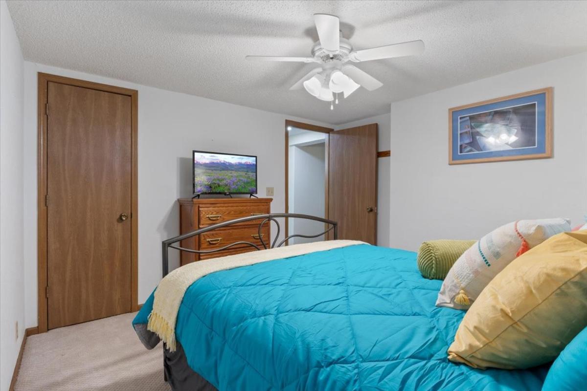 Quiet Cove, Private Dock, Fishing, Swimming, Boat Slip & Kayaks