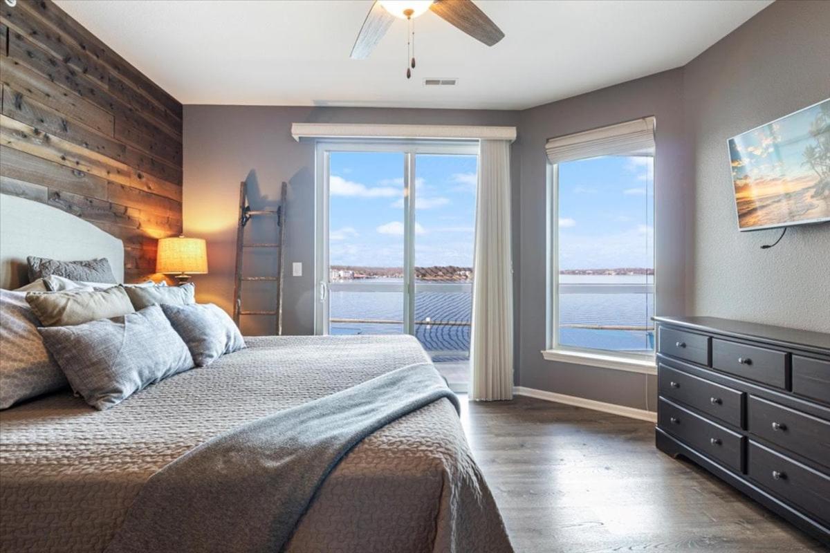 Lands End Condo with Amazing Main Channel Views, 2 Pools, Playground & Boat Slip