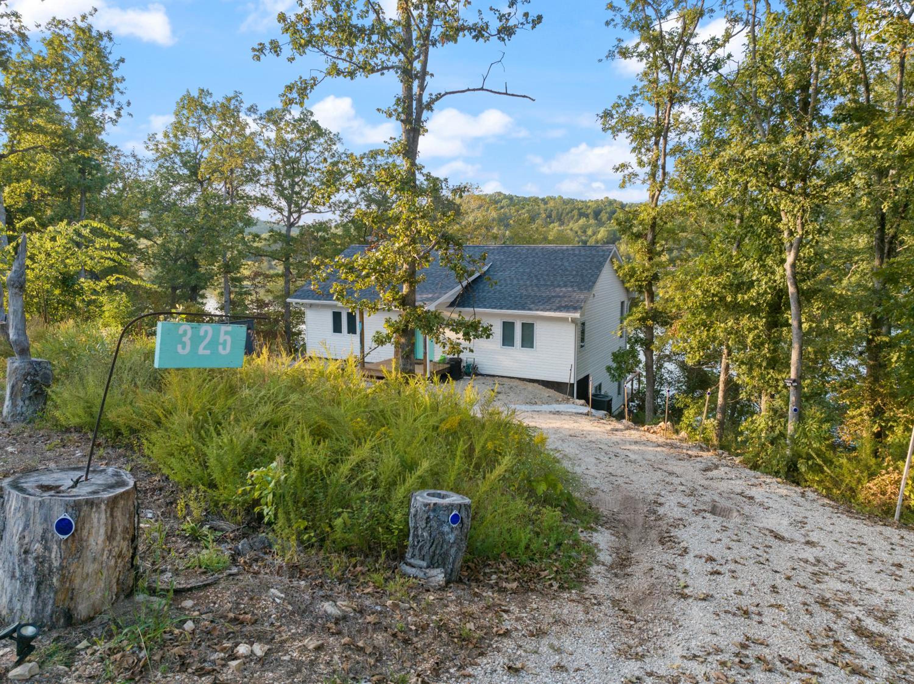 New Custom Home with Breathtaking Views!