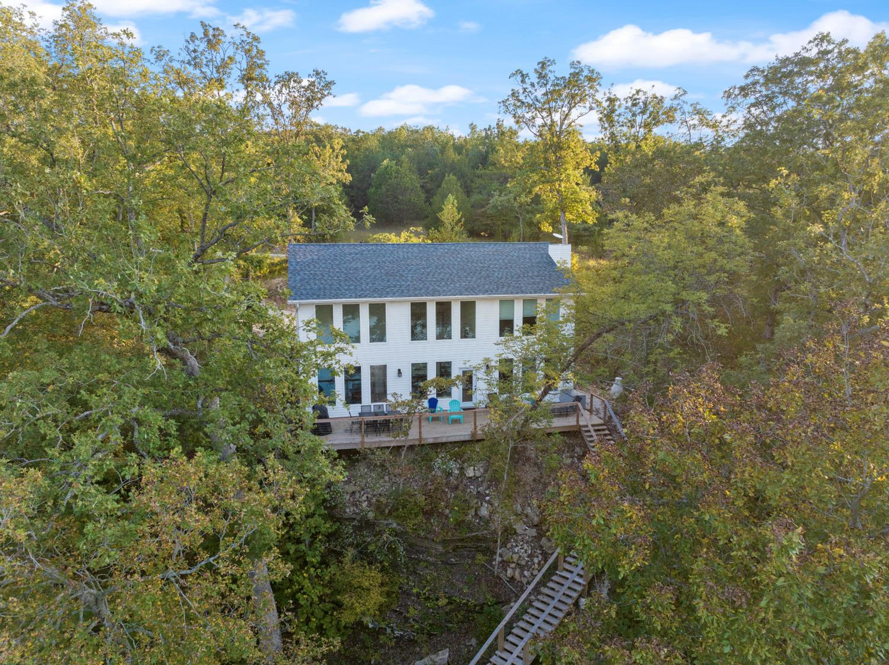 New Custom Home with Breathtaking Views!