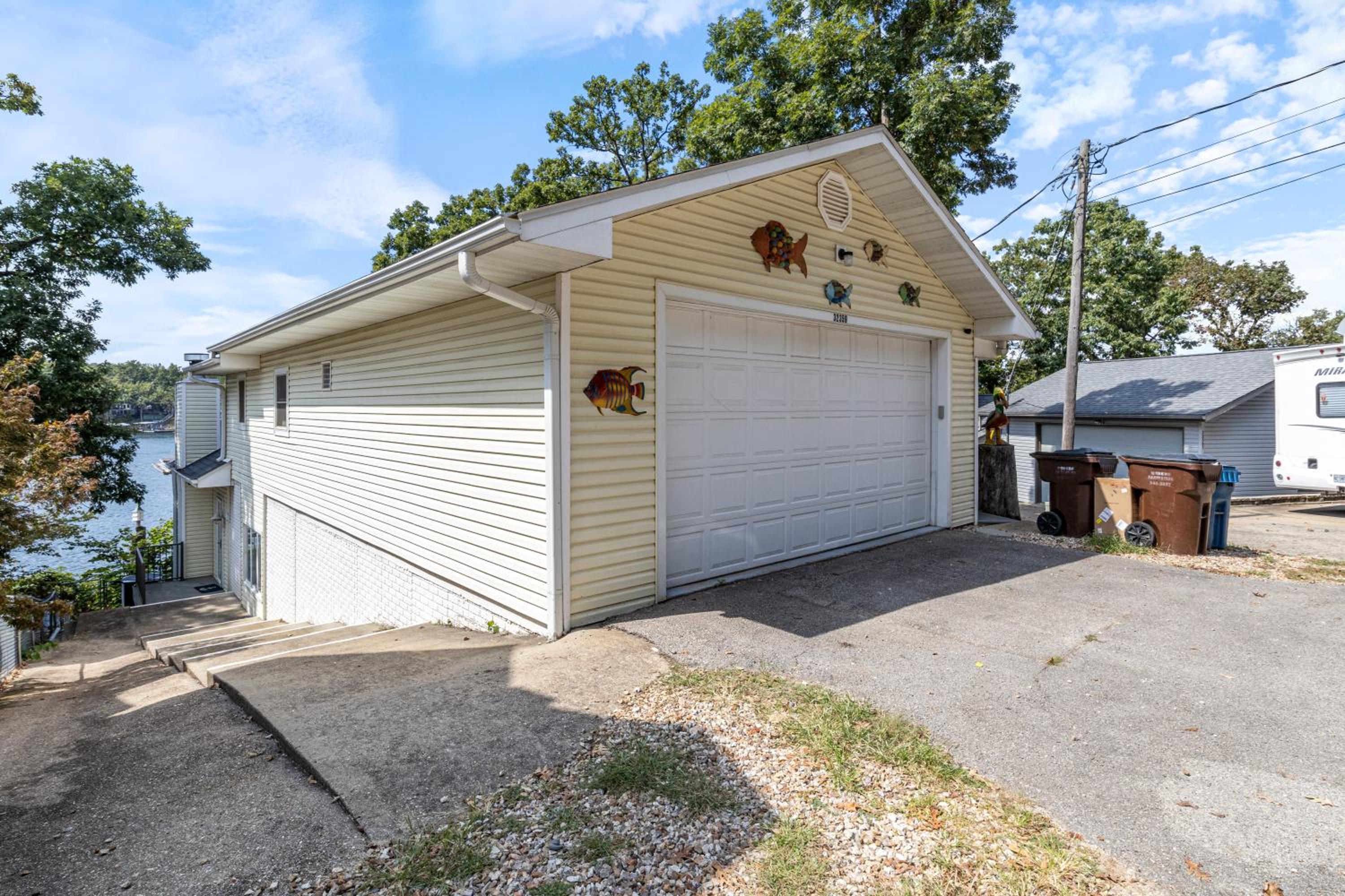 Incredible Views, Spacious Deck, Private Dock, Gas Grill, Games & Cards
