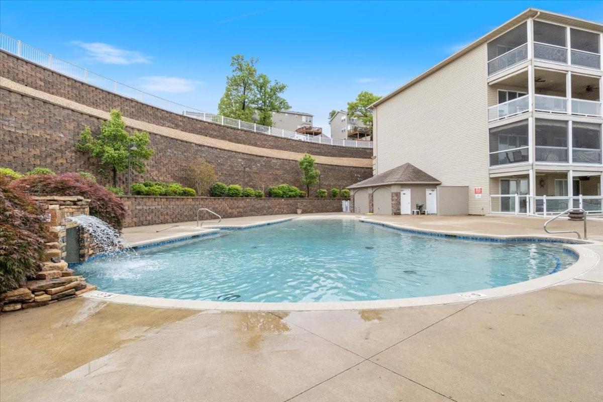 Lands End Condo with Amazing Main Channel Views, 2 Pools, Playground & Boat Slip