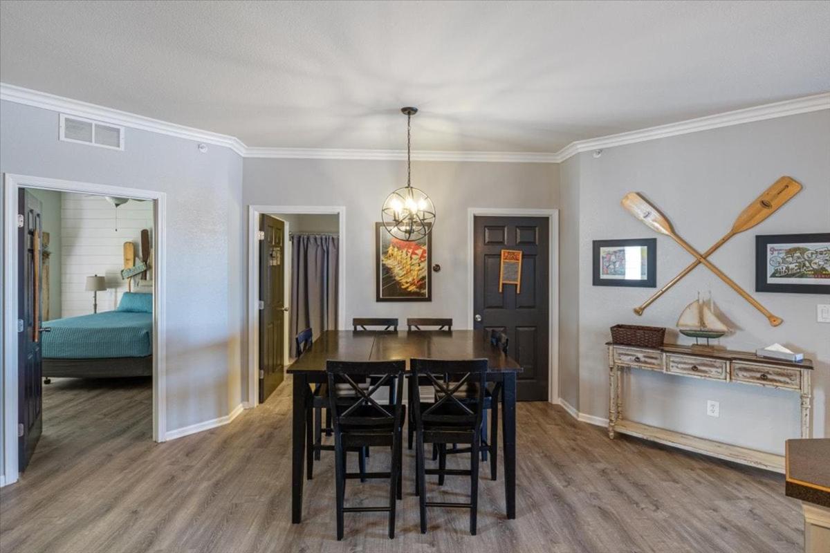 Lands End Condo with Amazing Main Channel Views, 2 Pools, Playground & Boat Slip