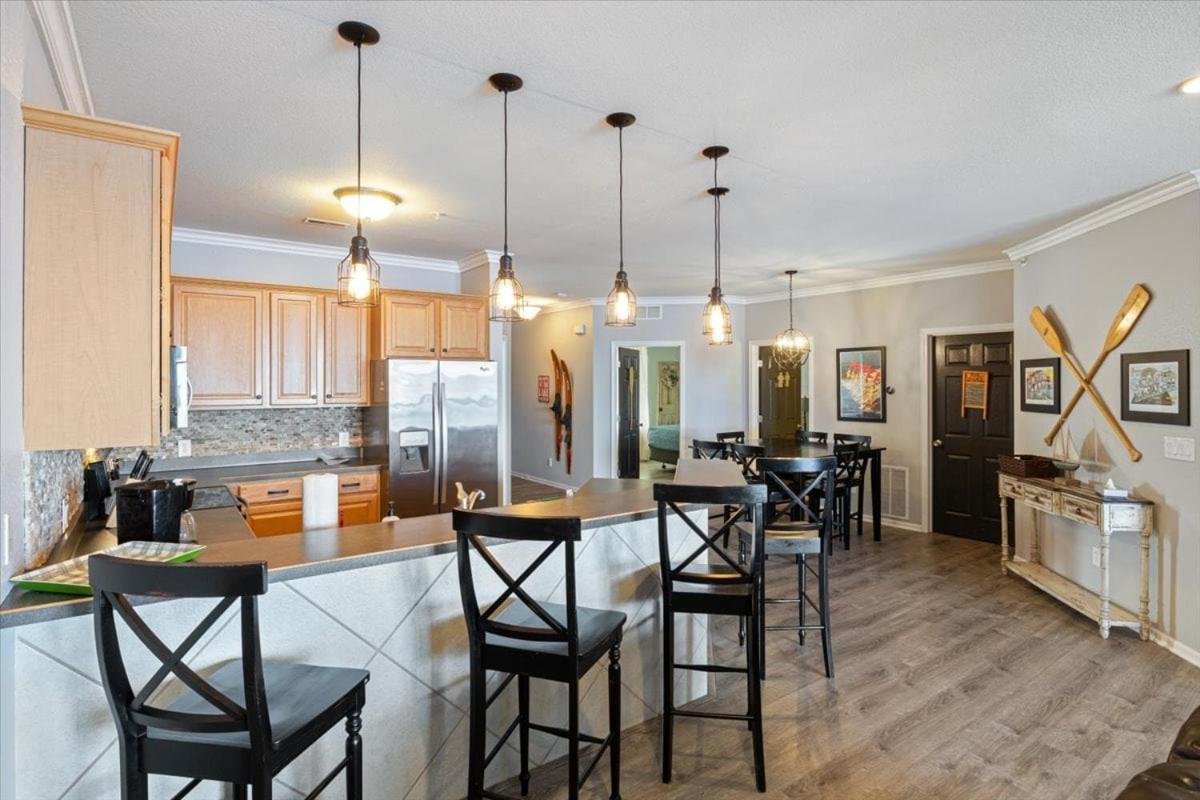 Lands End Condo with Amazing Main Channel Views, 2 Pools, Playground & Boat Slip
