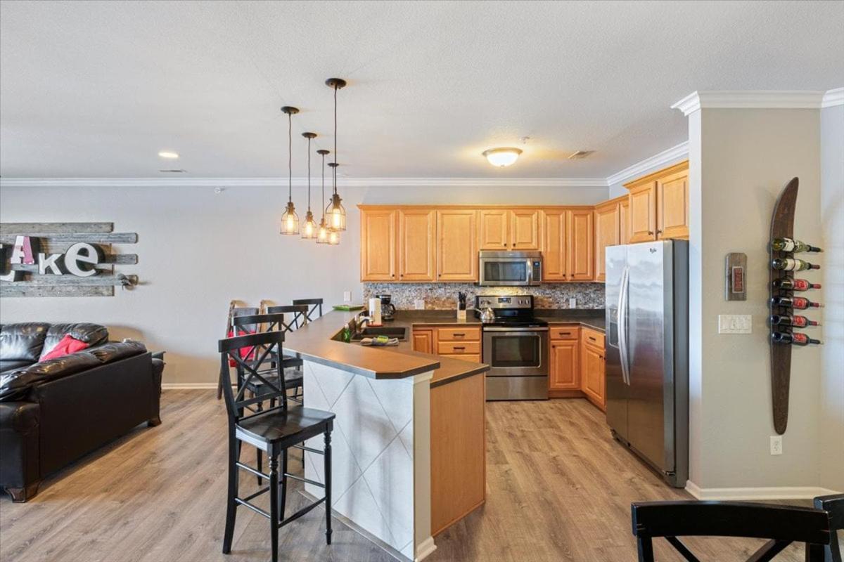 Lands End Condo with Amazing Main Channel Views, 2 Pools, Playground & Boat Slip