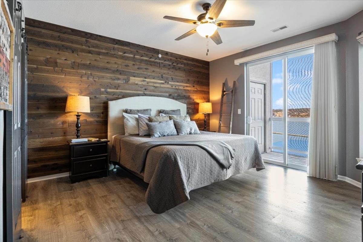 Lands End Condo with Amazing Main Channel Views, 2 Pools, Playground & Boat Slip