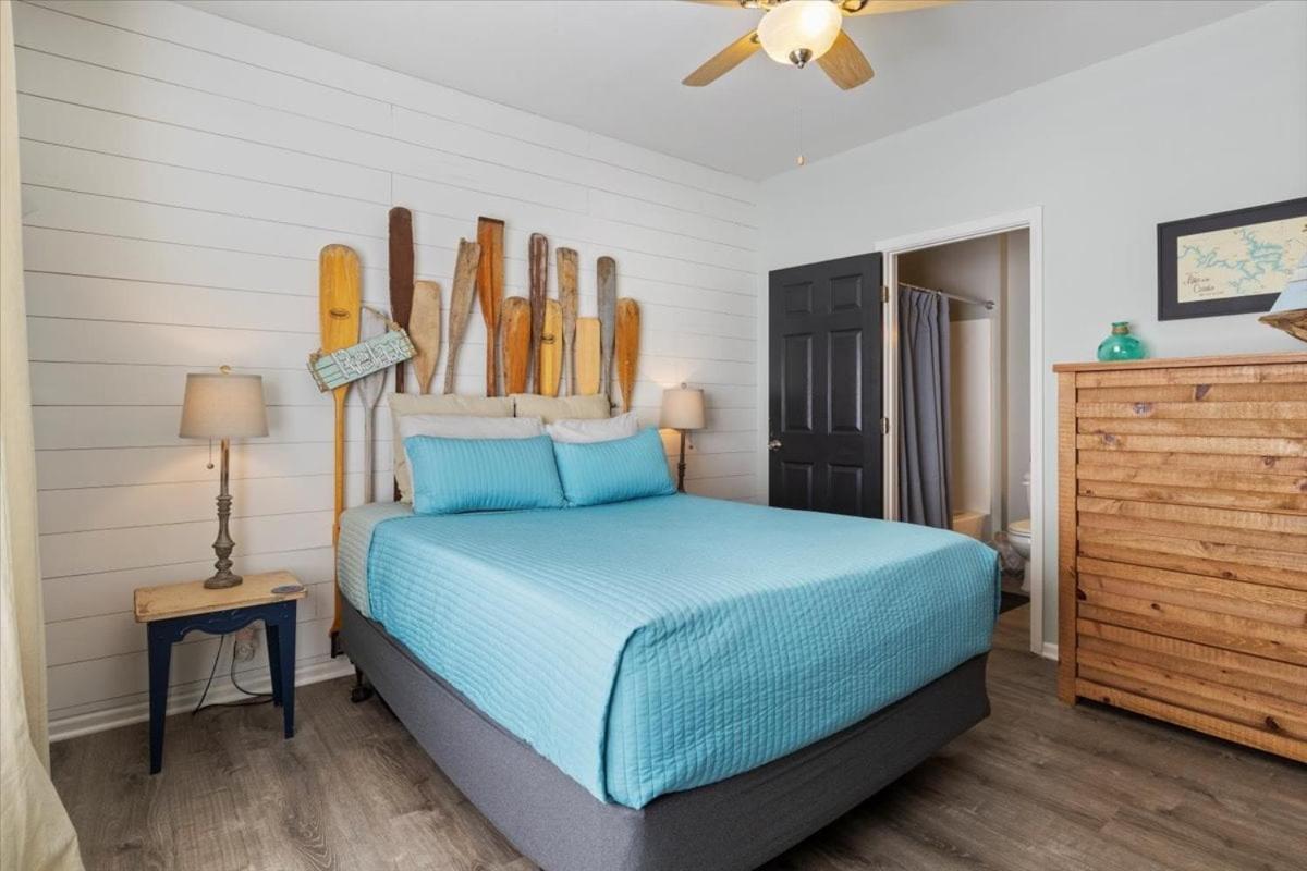 Lands End Condo with Amazing Main Channel Views, 2 Pools, Playground & Boat Slip