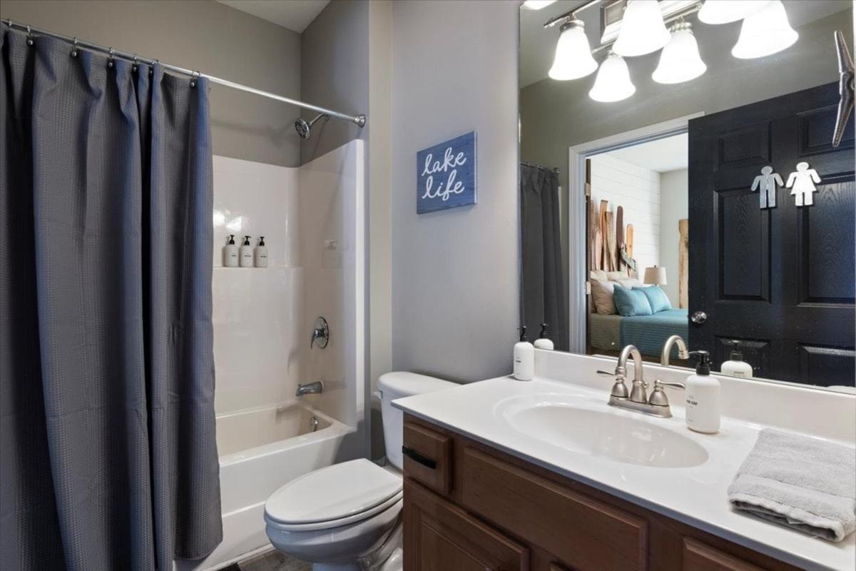 Lands End Condo with Amazing Main Channel Views, 2 Pools, Playground & Boat Slip