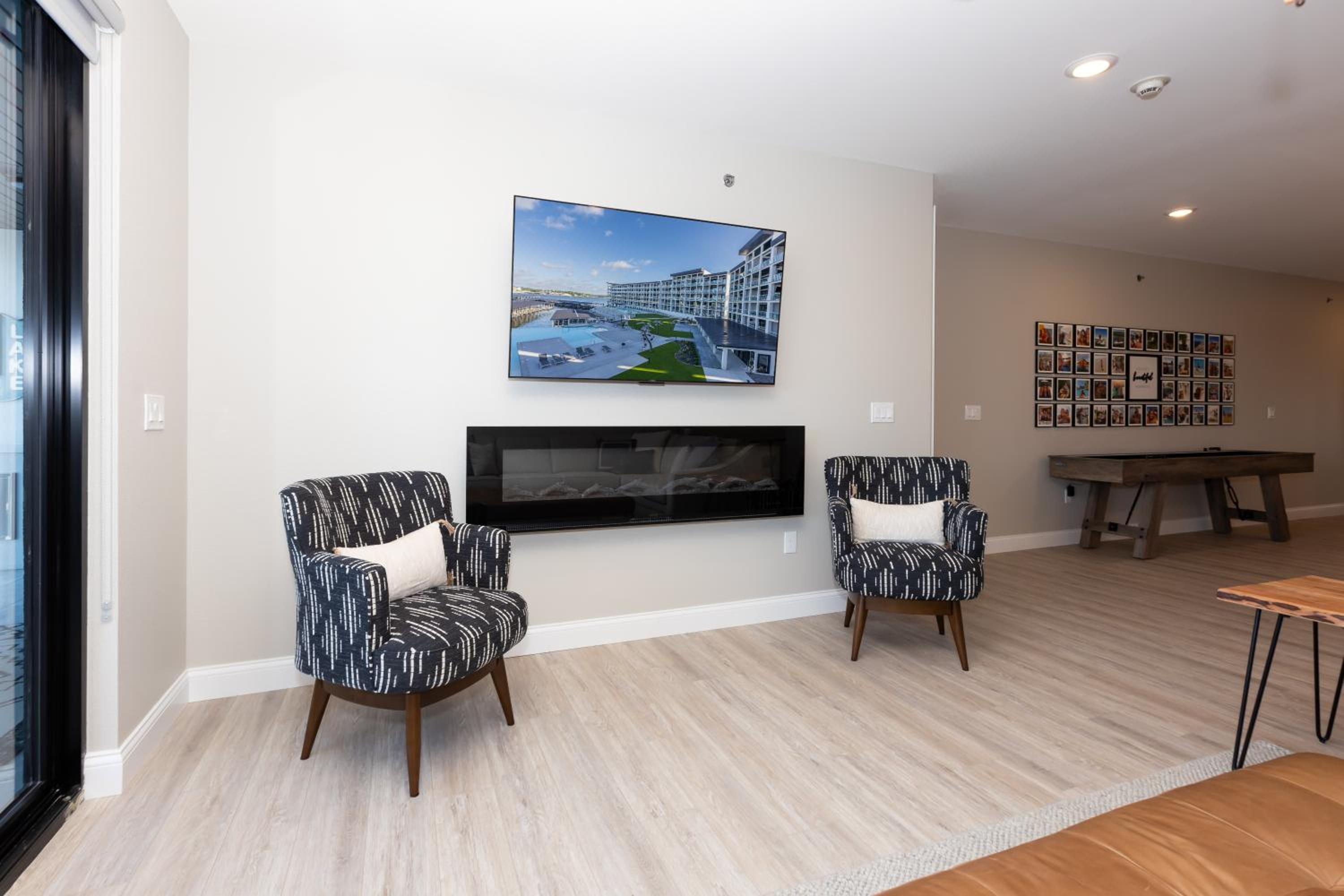 Topsider Condo w/ Stunning Lake Views, Shuffleboard & King Beds