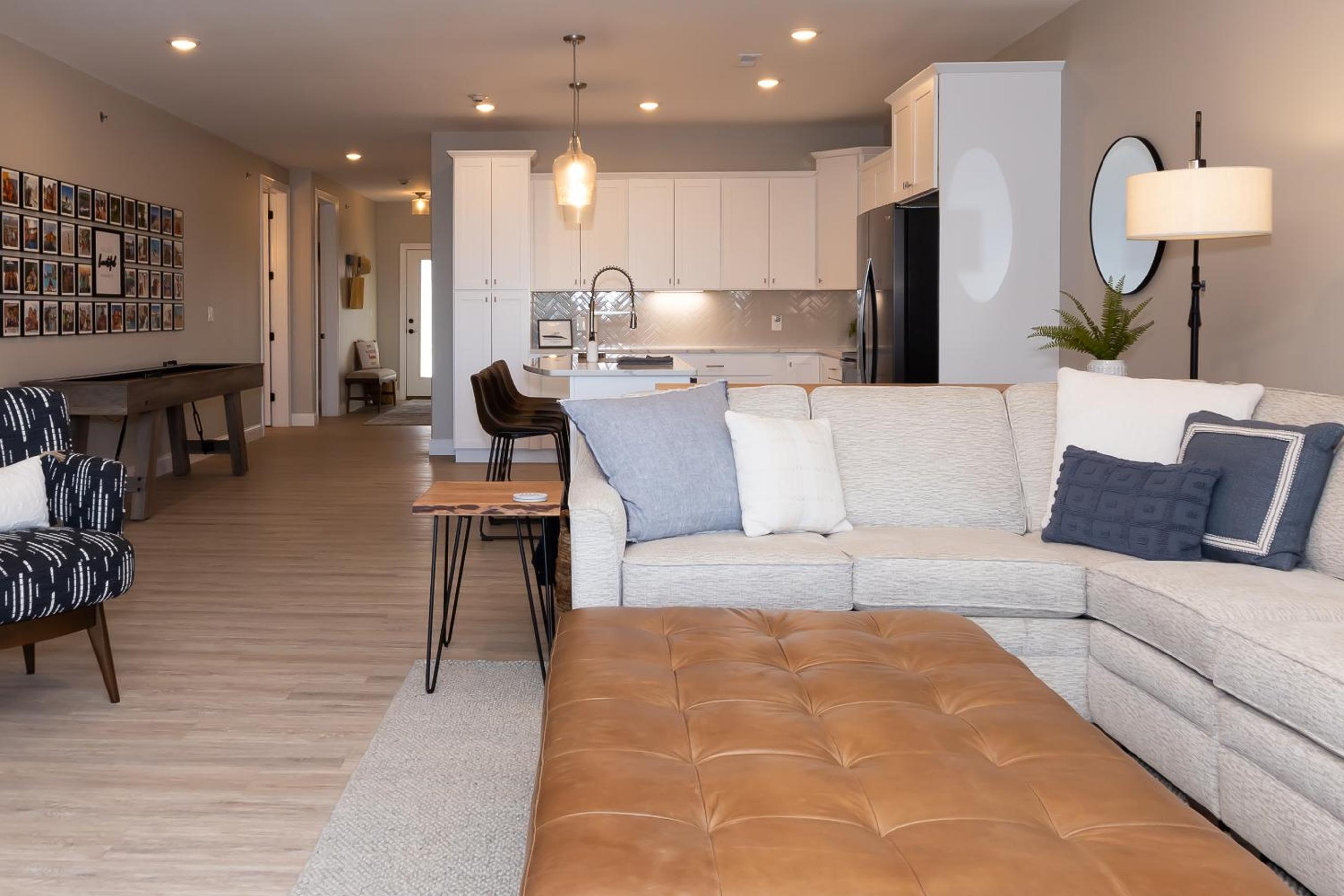 Topsider Condo w/ Stunning Lake Views, Shuffleboard & King Beds