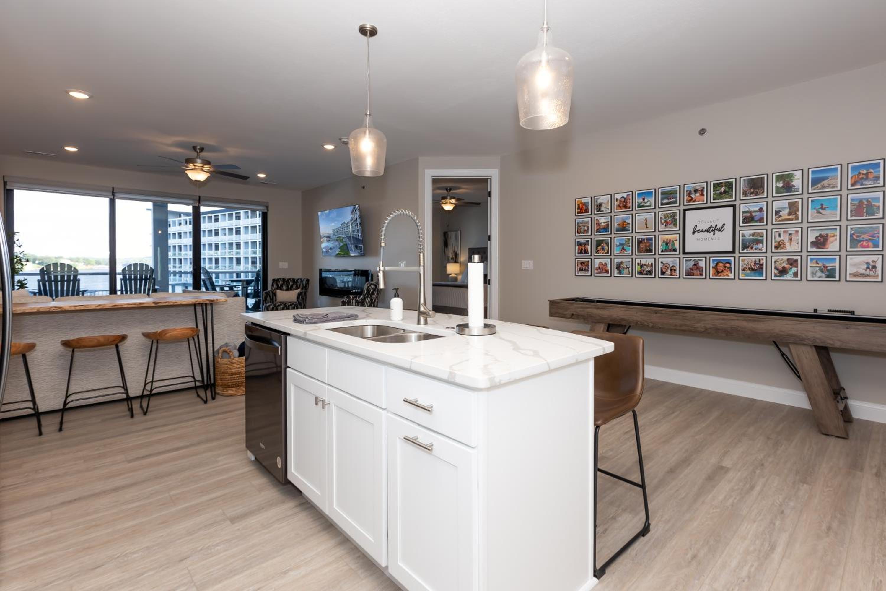 Topsider Condo w/ Stunning Lake Views, Shuffleboard & King Beds