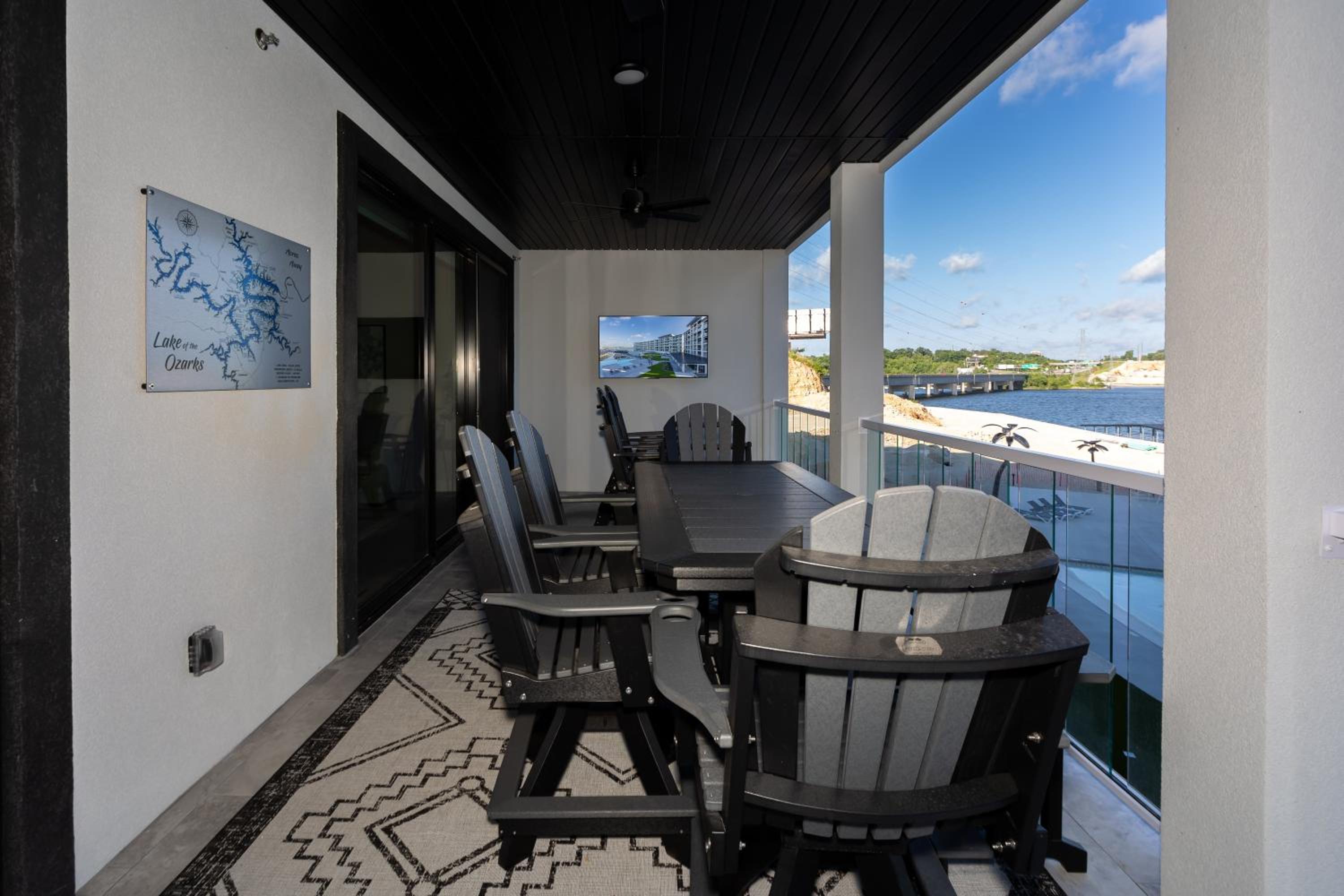Topsider Condo w/ Stunning Lake Views, Shuffleboard & King Beds