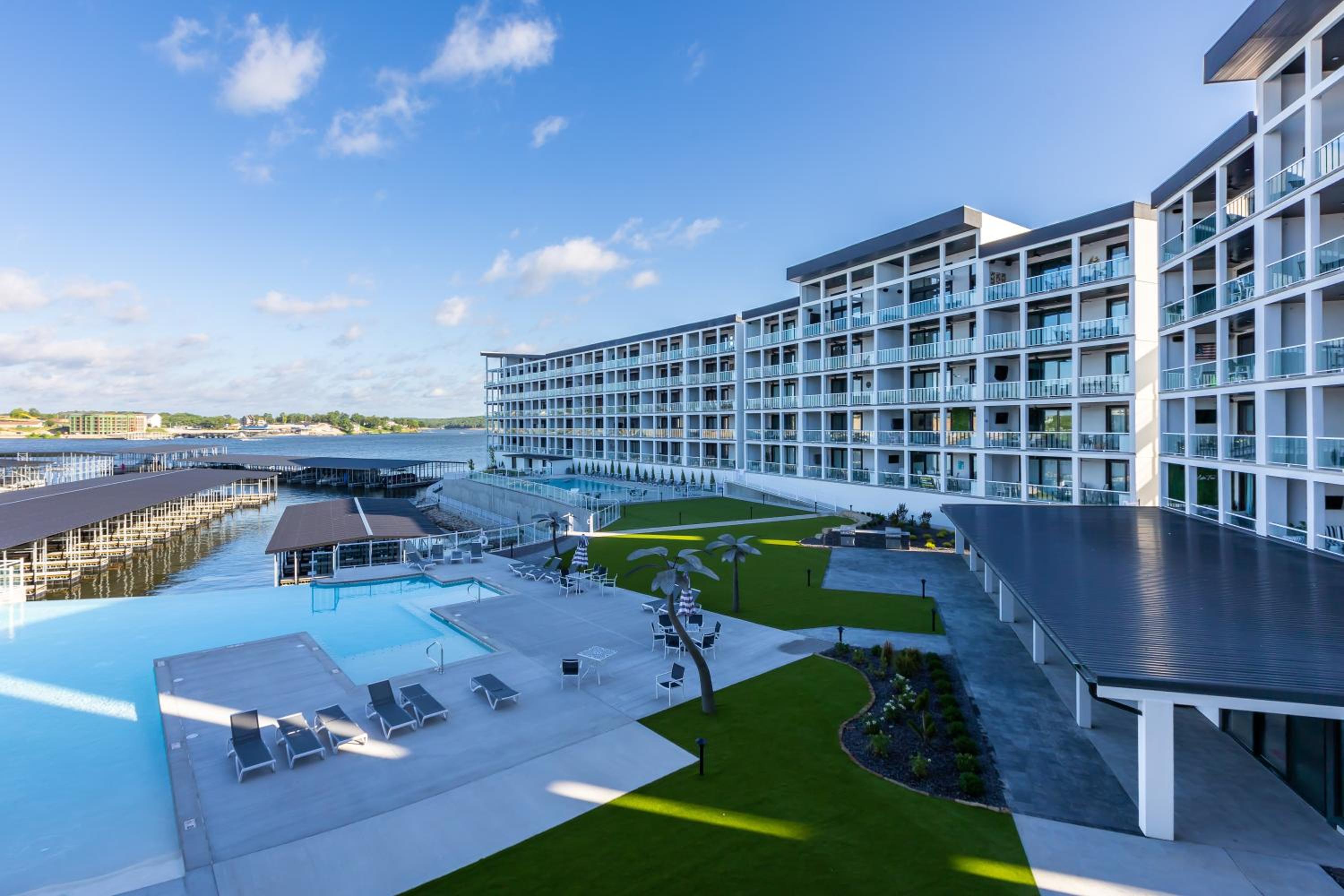 Topsider Condo w/ Stunning Lake Views, Shuffleboard & King Beds