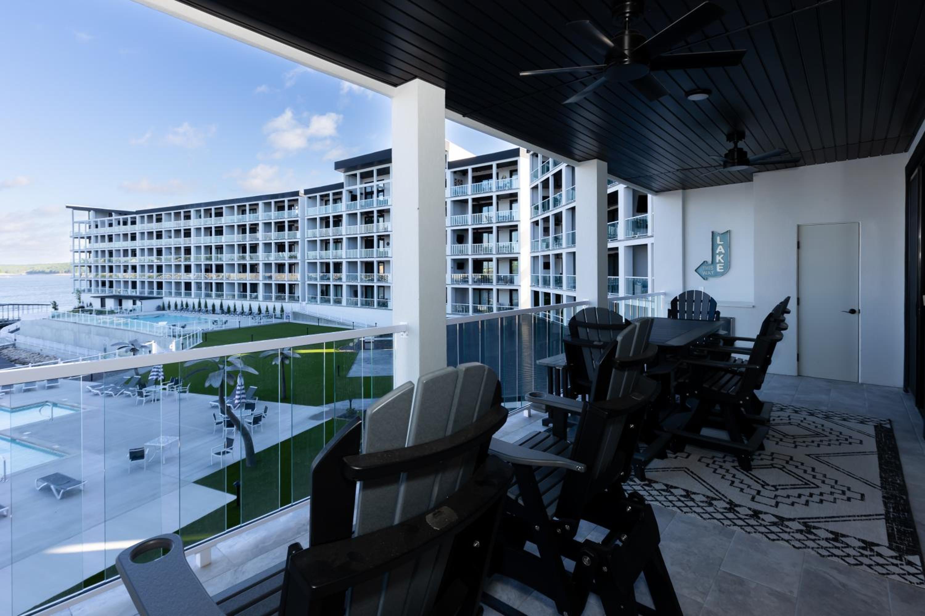 Topsider Condo w/ Stunning Lake Views, Shuffleboard & King Beds