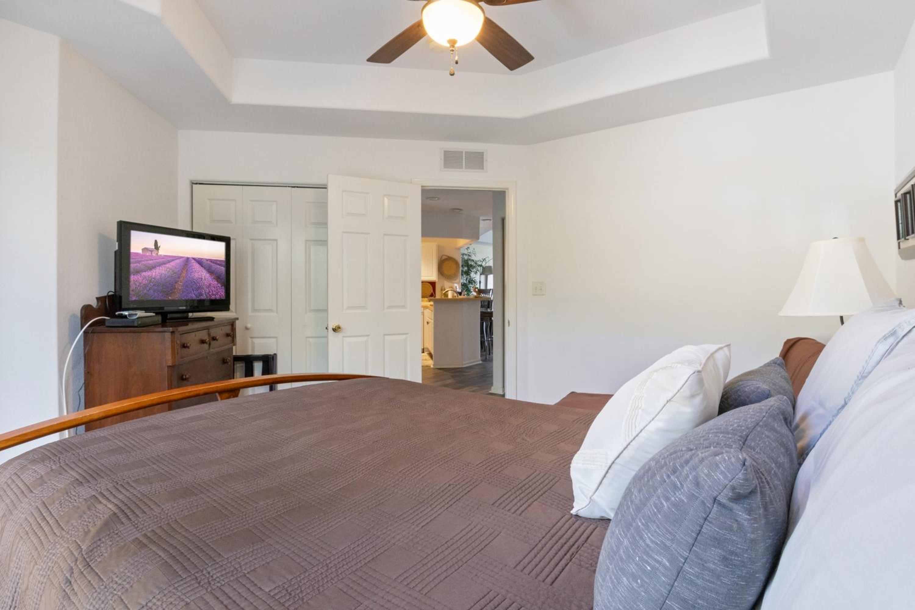 Prime Spot, Breathtaking Views, Nearby Attractions