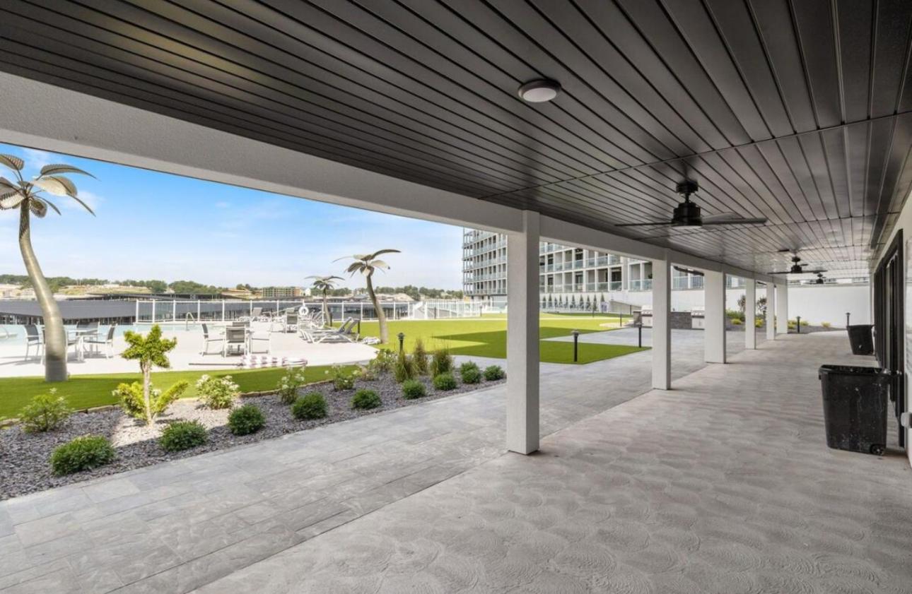 Topsider Condo w/ Stunning Lake Views, Shuffleboard & King Beds